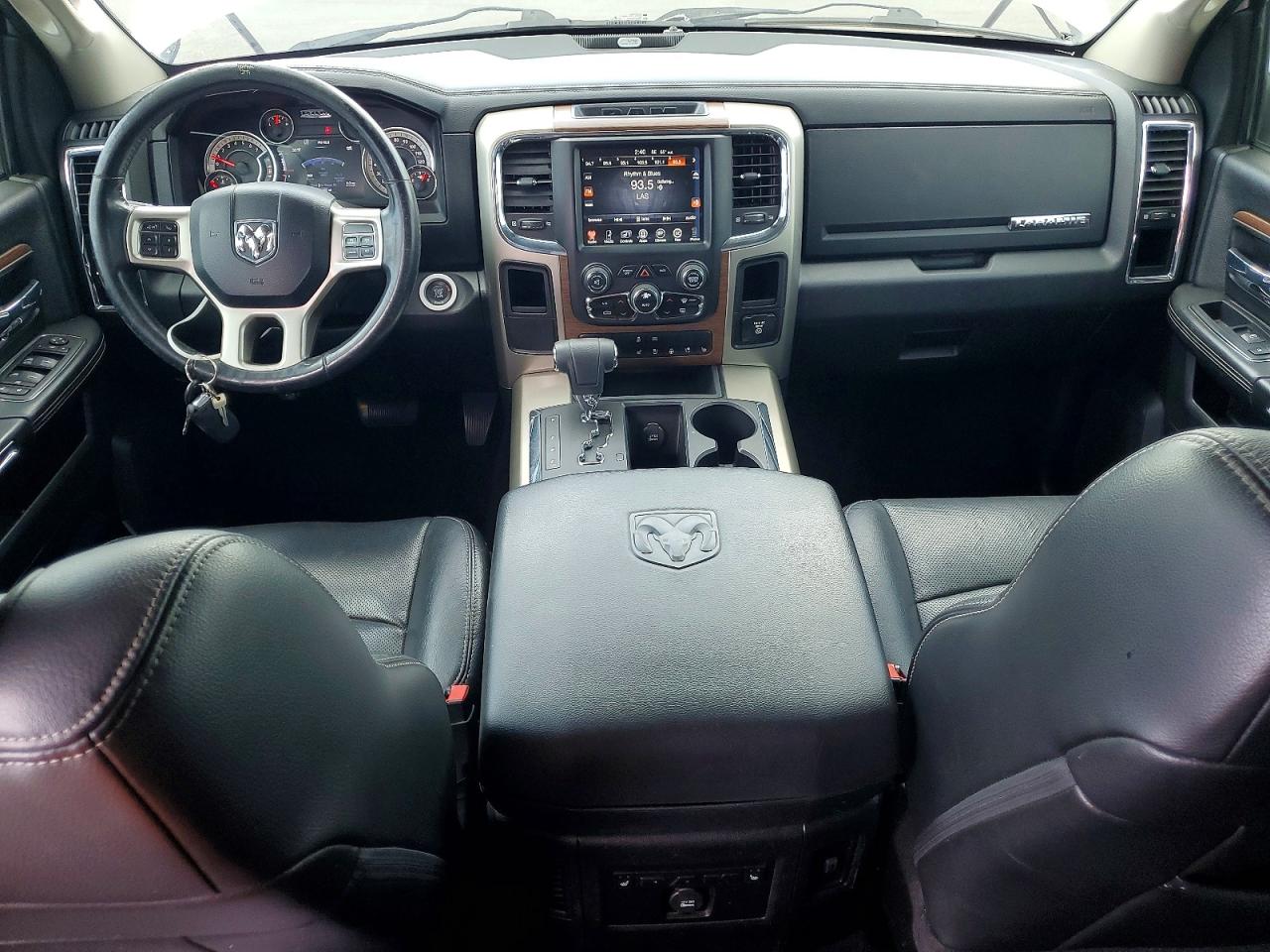 2013 Ram 1500 Laramie White vin: 1C6RR6NT9DS628210