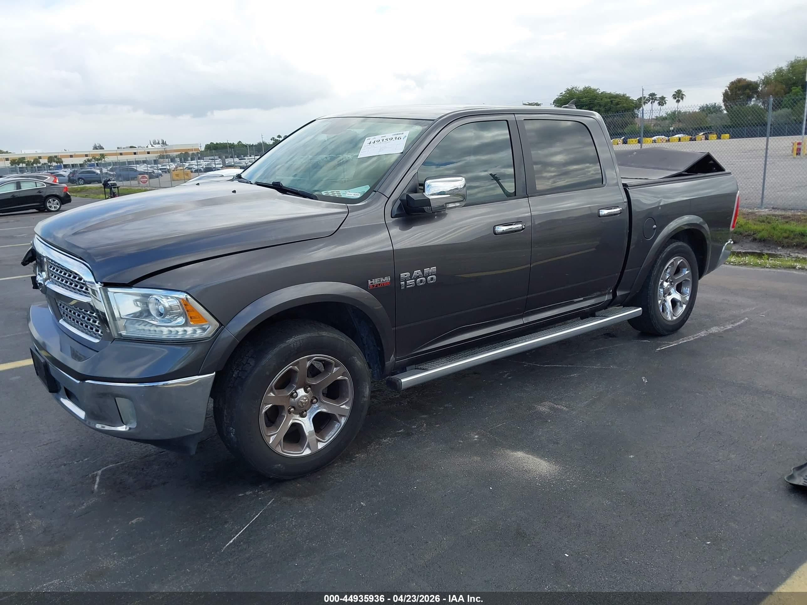 2015 Ram 1500 Laramie Gray vin: 1C6RR6NT9FS770494