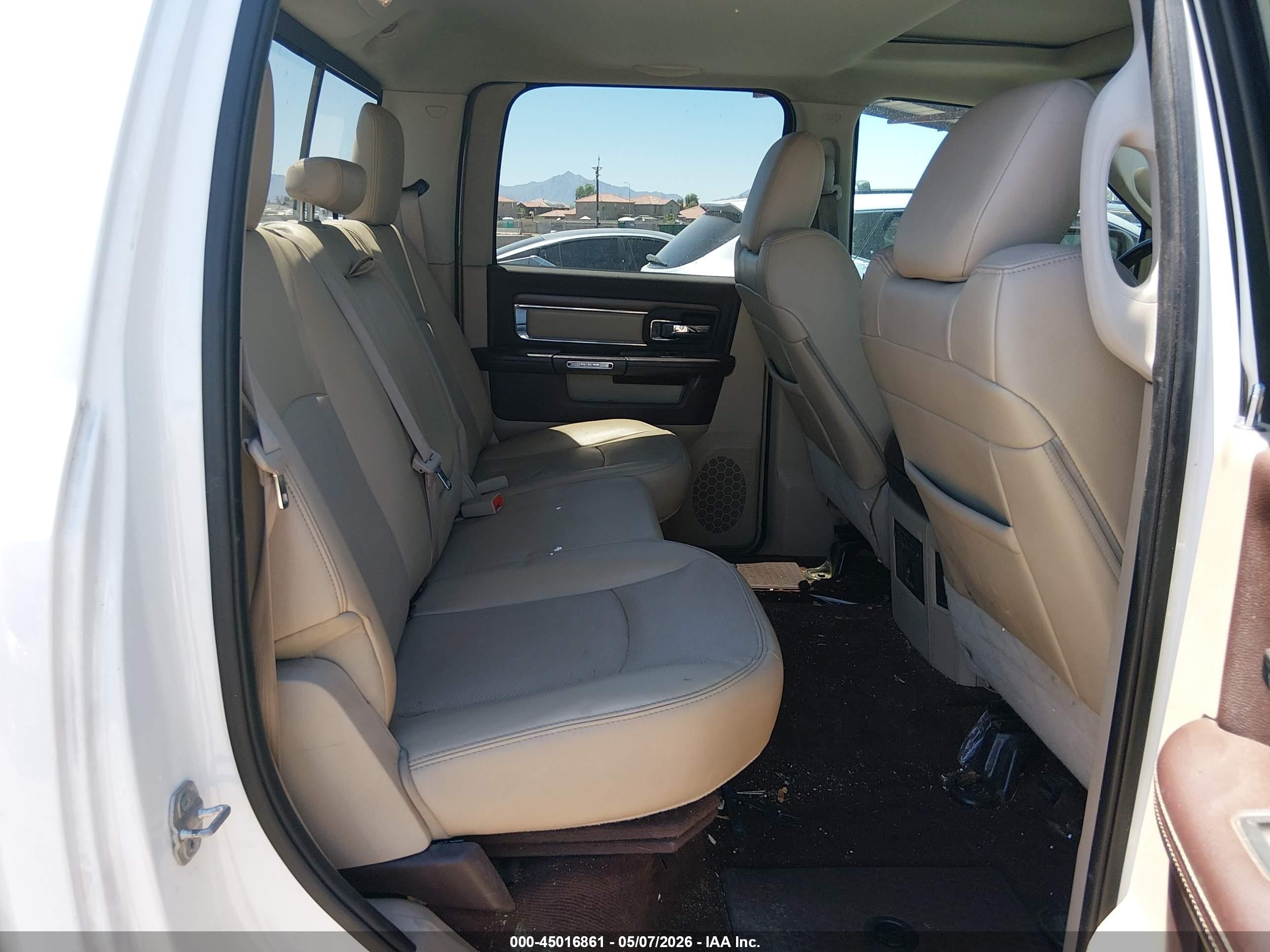 2013 Ram 1500 Laramie White vin: 1C6RR6NTXDS707207