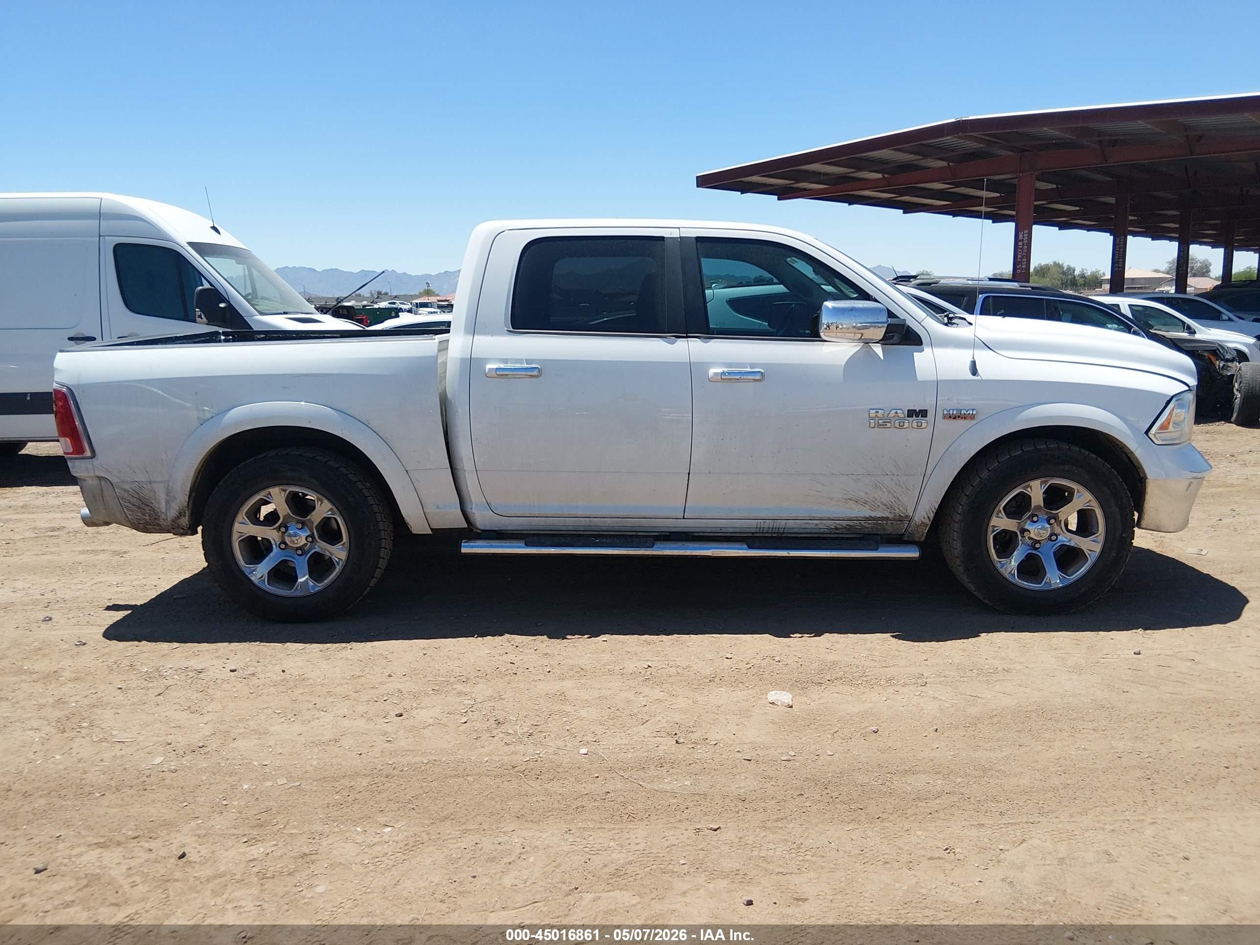 2013 Ram 1500 Laramie White vin: 1C6RR6NTXDS707207