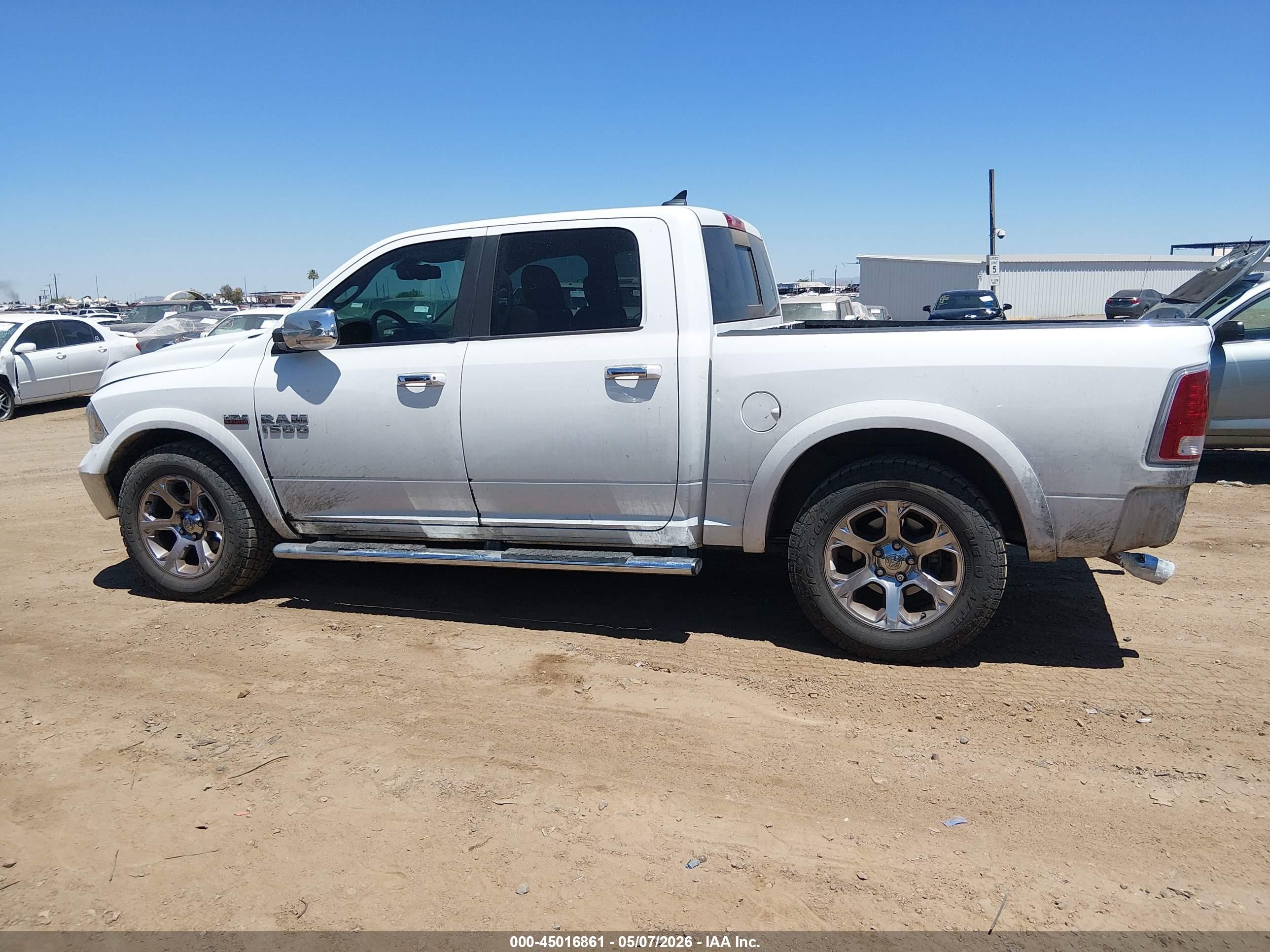 2013 Ram 1500 Laramie White vin: 1C6RR6NTXDS707207
