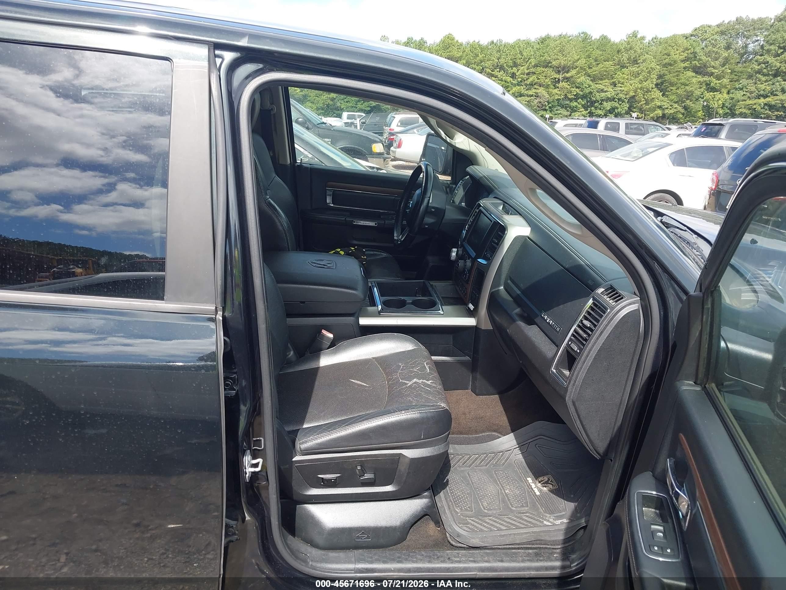 2015 Ram 1500 Laramie Black vin: 1C6RR6NTXFS669321
