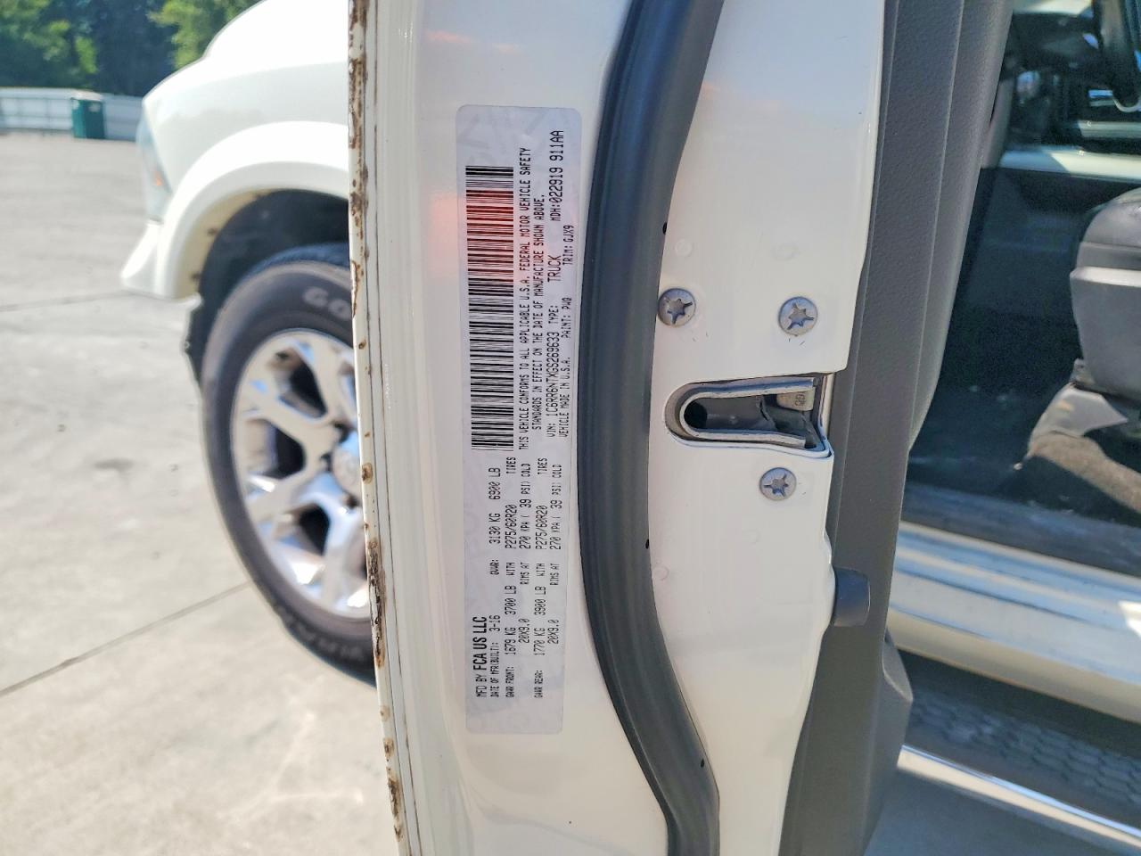 2016 Ram 1500 Laramie White vin: 1C6RR6NTXGS269633