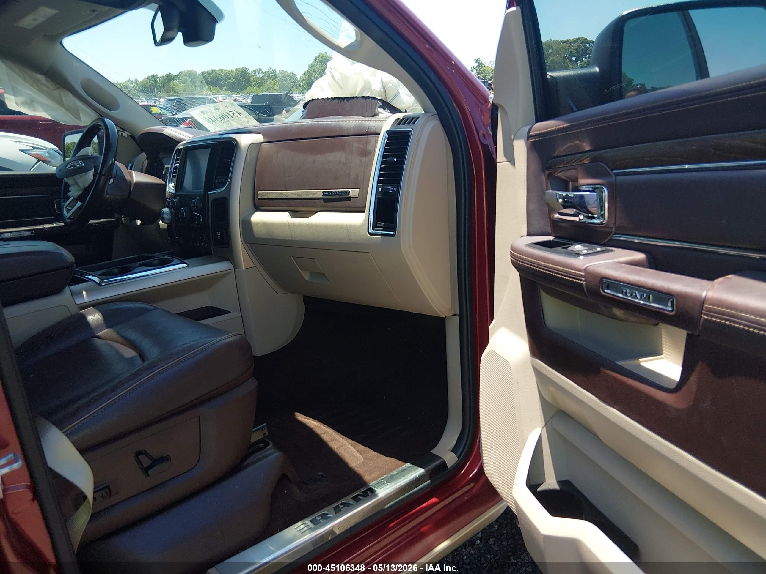 2015 Ram 1500 Laramie Longhorn Red vin: 1C6RR6PM1FS623348