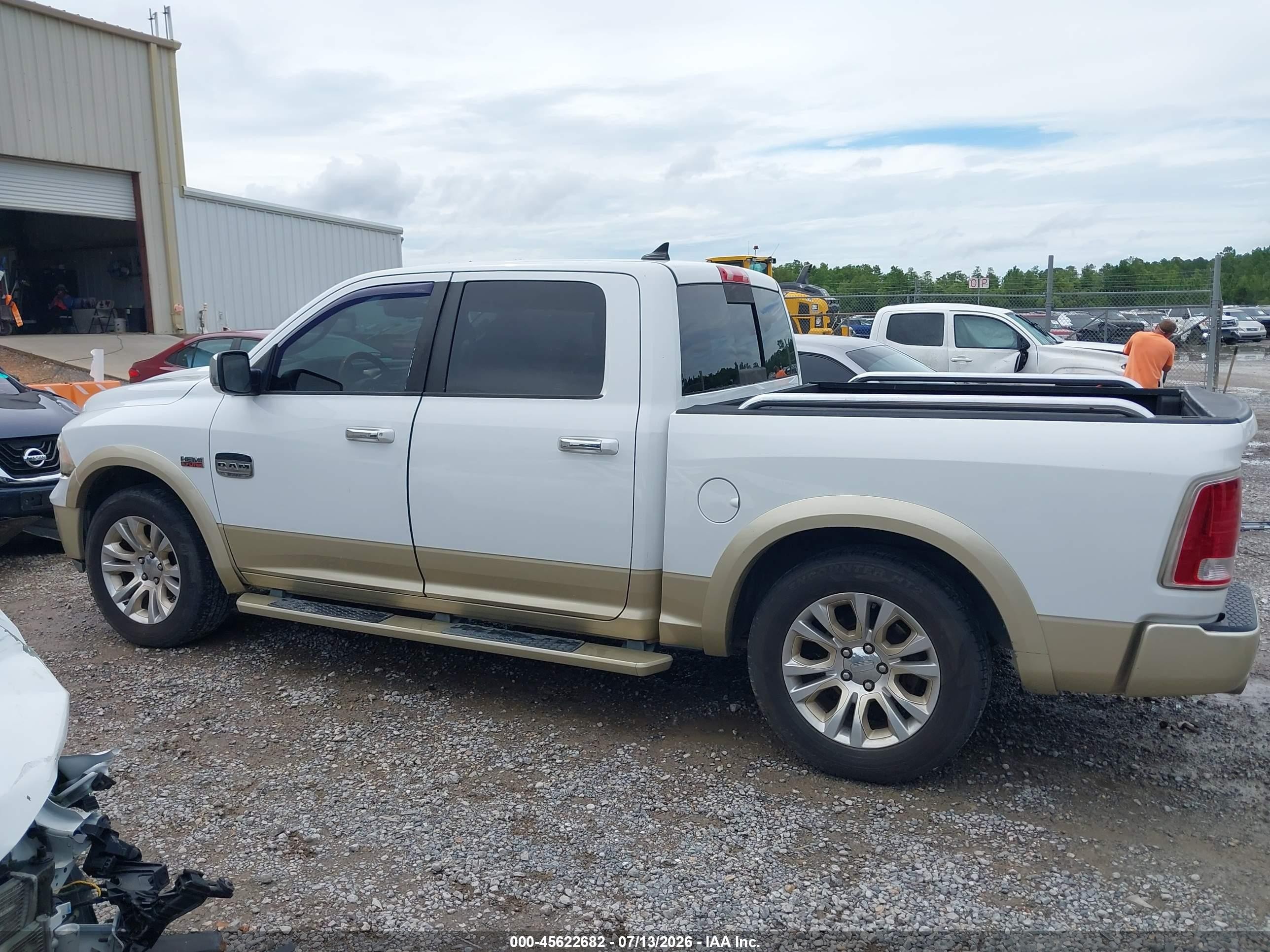 2013 Ram 1500 Laramie Longhorn Edition Белый vin: 1C6RR6PT1DS551622