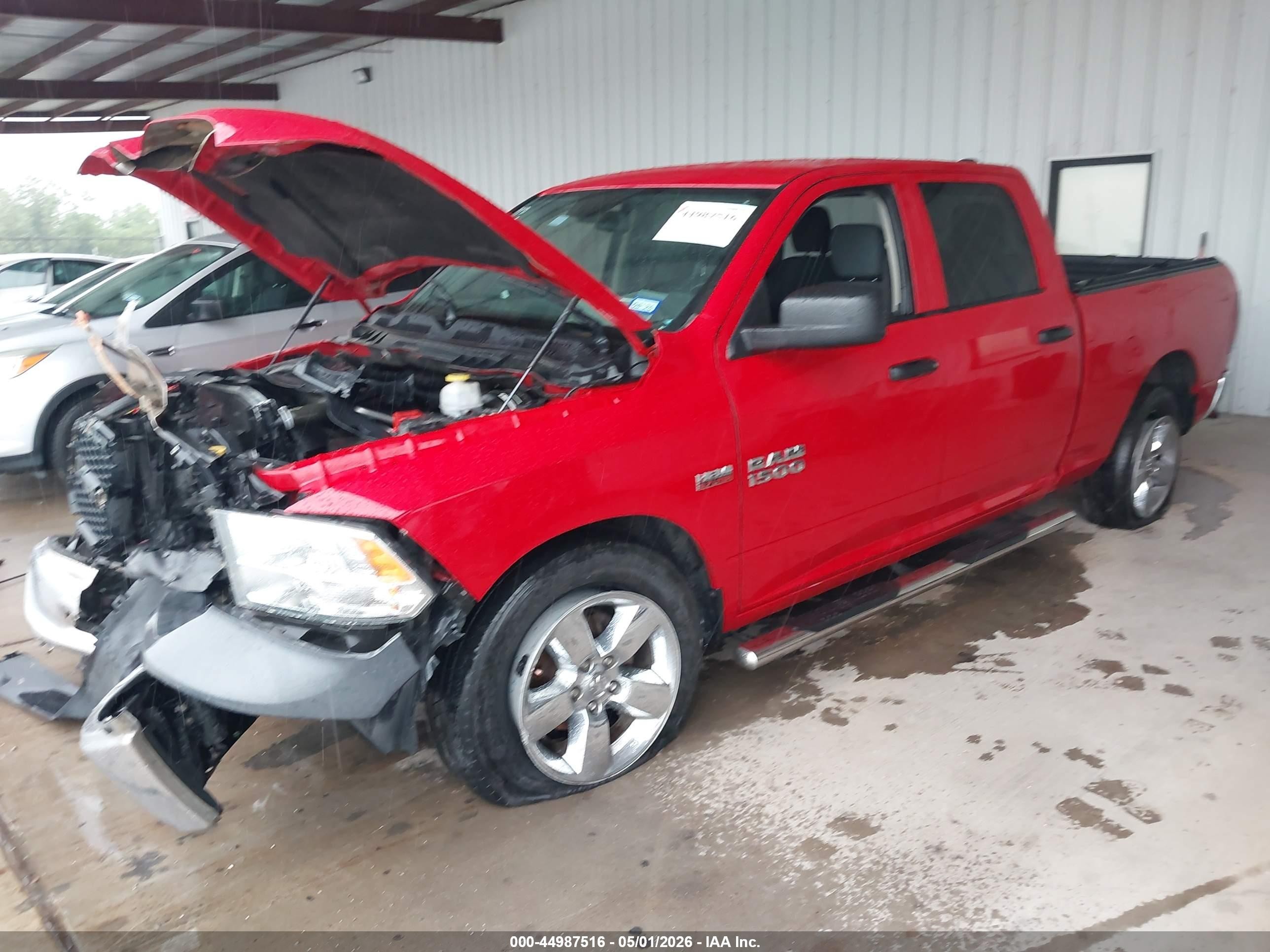 2018 Ram 1500 Tradesman  4x2 6'4 Box Красный vin: 1C6RR6STXJS296603