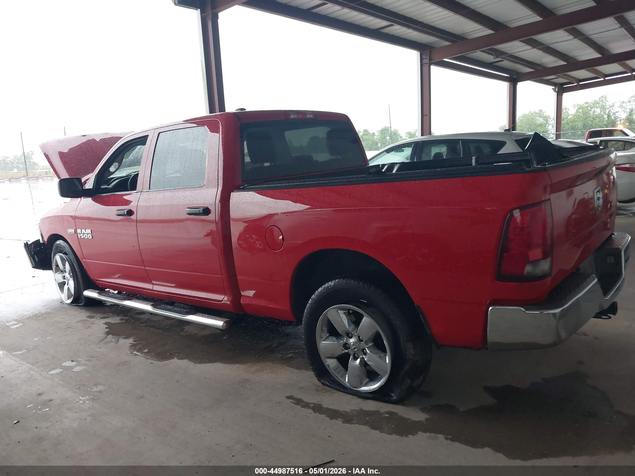 2018 Ram 1500 Tradesman  4x2 6'4 Box Красный vin: 1C6RR6STXJS296603