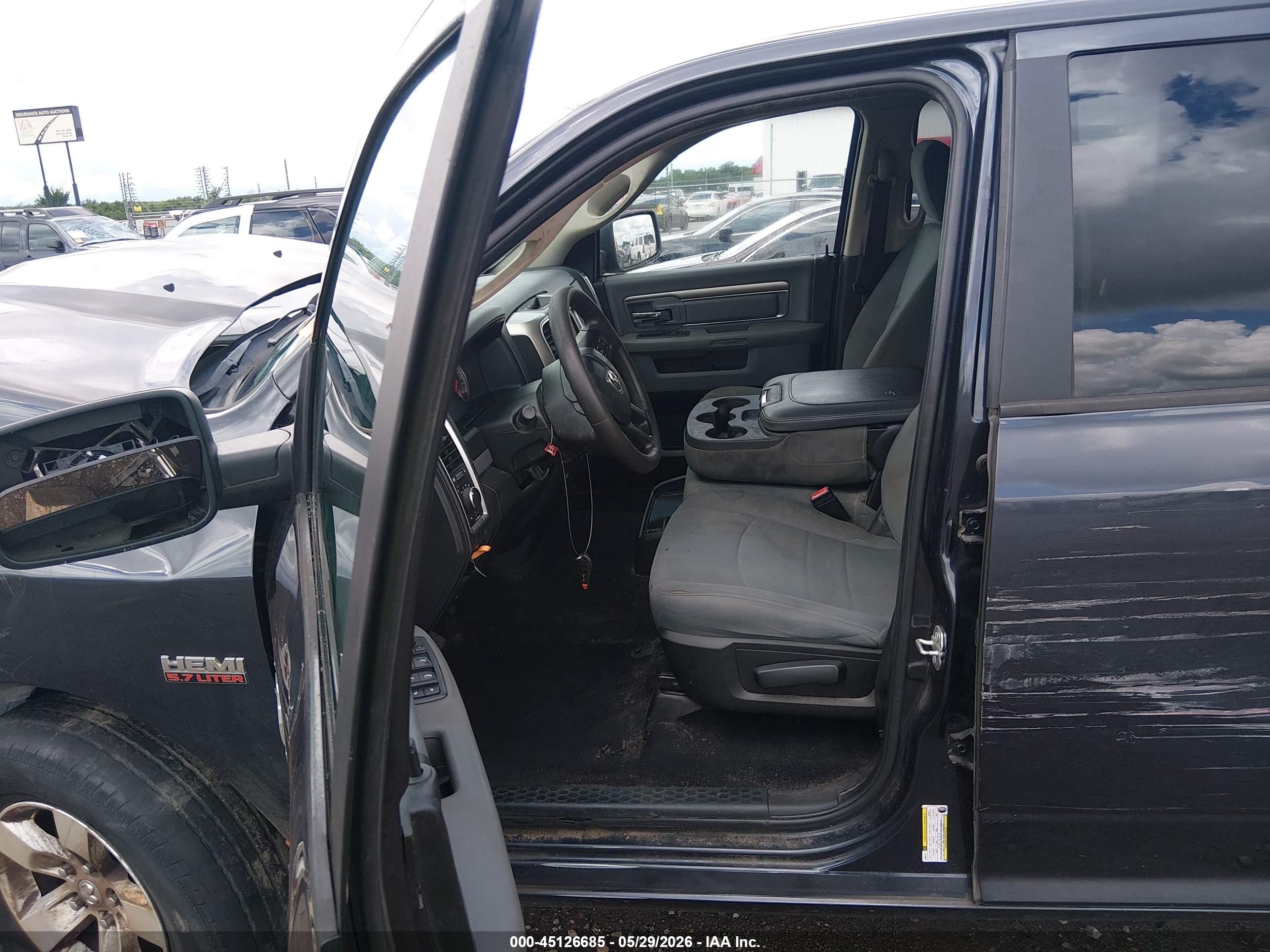 2020 Ram 1500 Classic Slt  4x2 6'4 Box Gray vin: 1C6RR6TT2LS102051