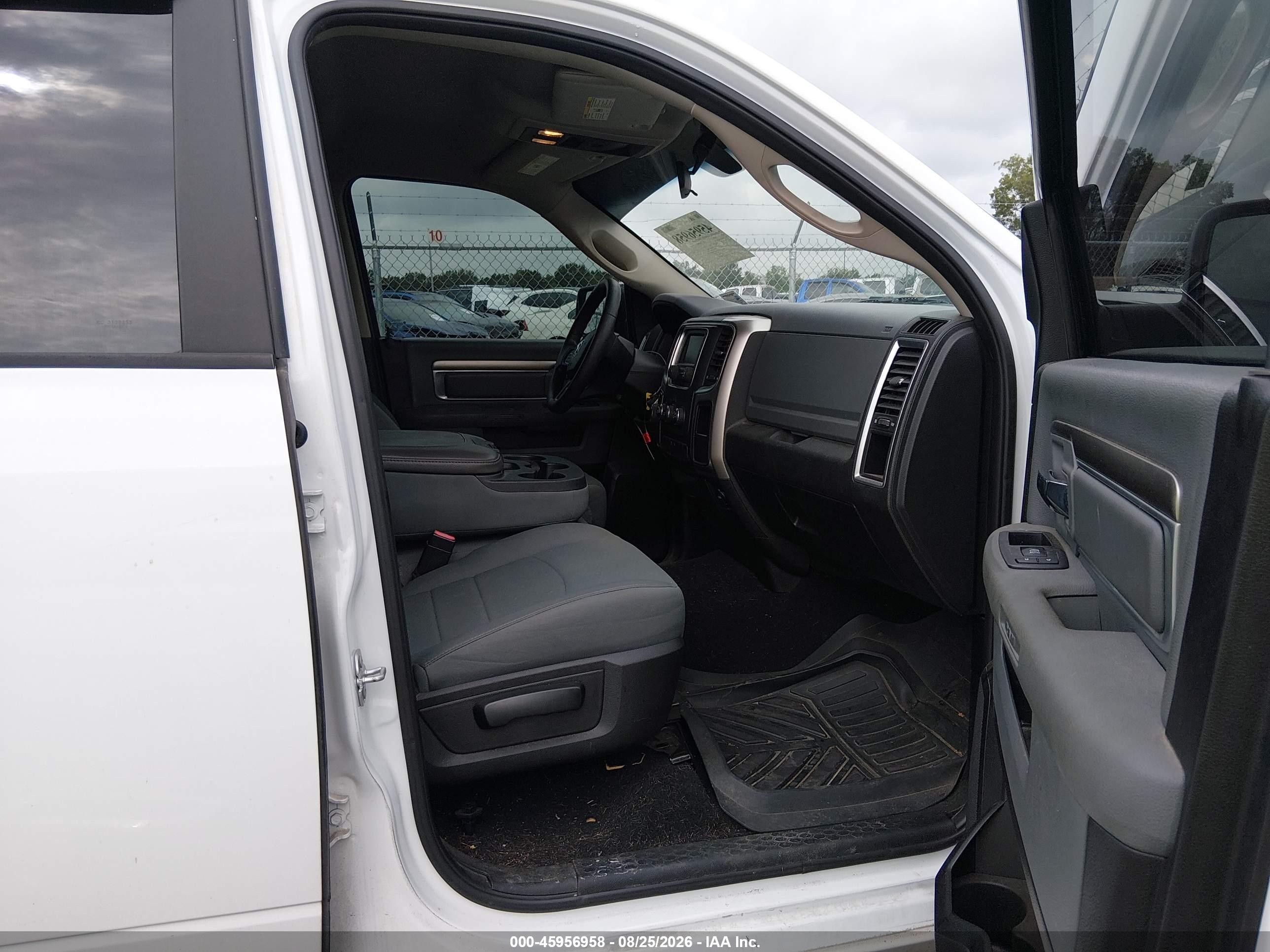 2019 Ram 1500 Classic Slt  4x2 6'4 Box White vin: 1C6RR6TT8KS510049