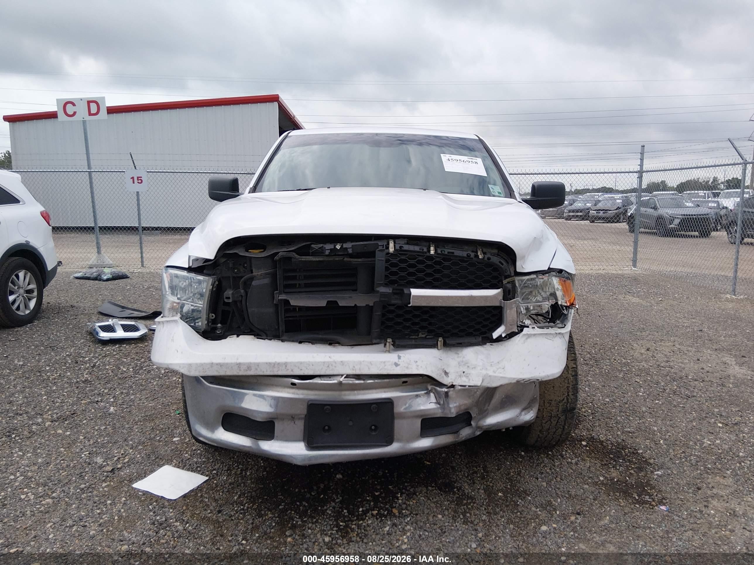 2019 Ram 1500 Classic Slt  4x2 6'4 Box White vin: 1C6RR6TT8KS510049