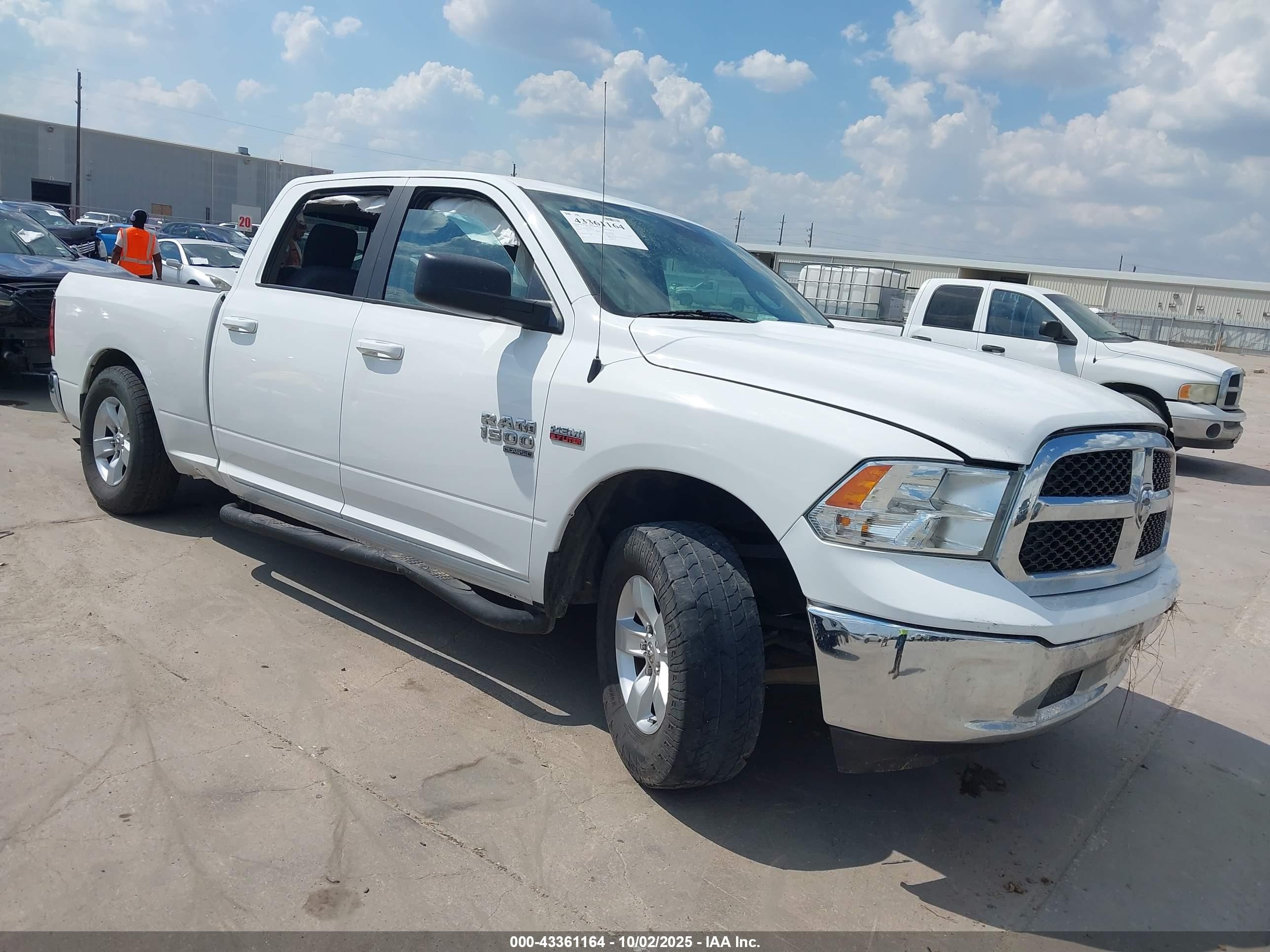 2020 Ram 1500 Classic Slt  4x2 6'4 Box White vin: 1C6RR6TT8LS100367