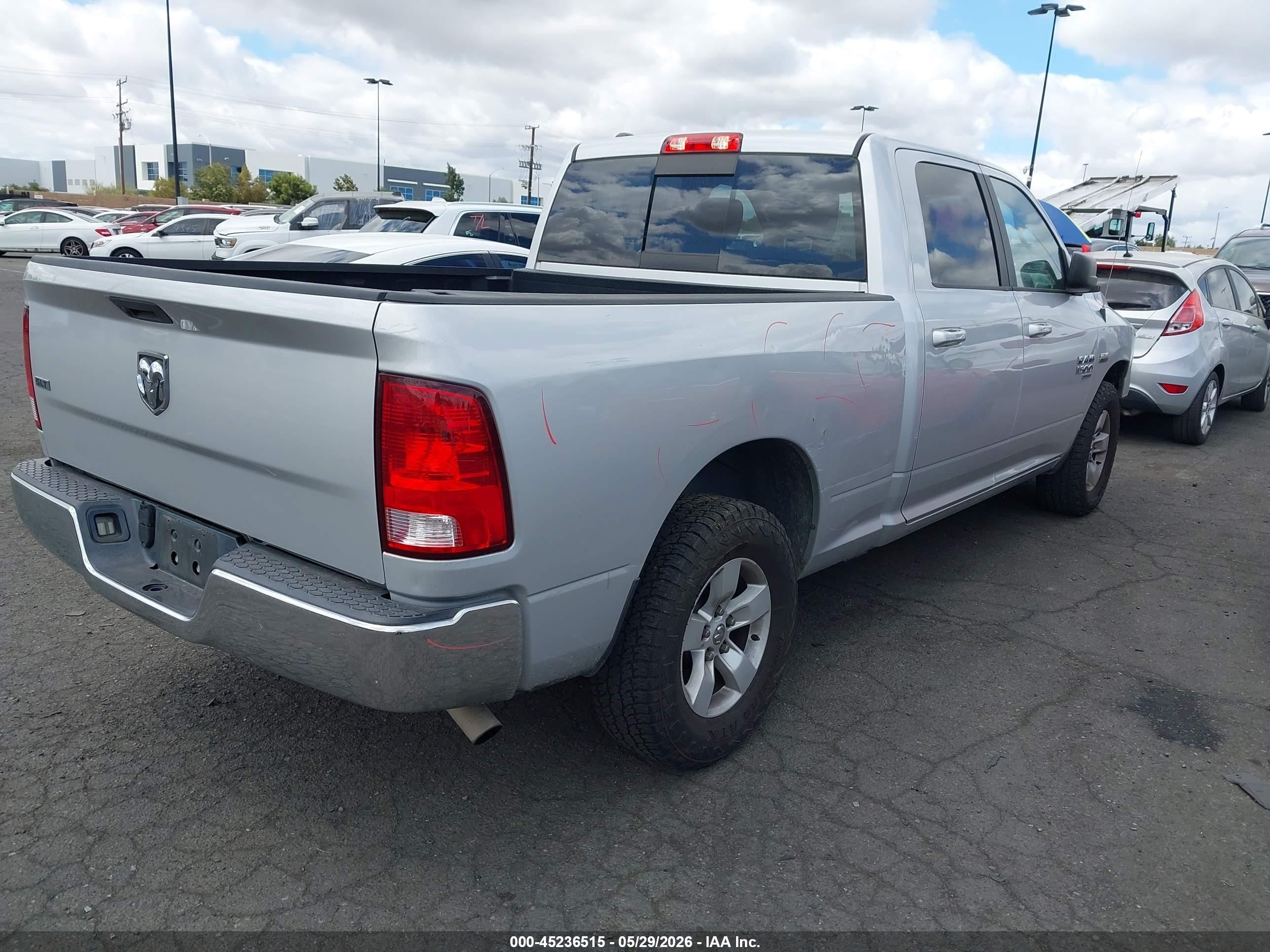 2019 Ram 1500 Classic Slt  4x2 6'4 Box Серебряный vin: 1C6RR6TT9KS512344