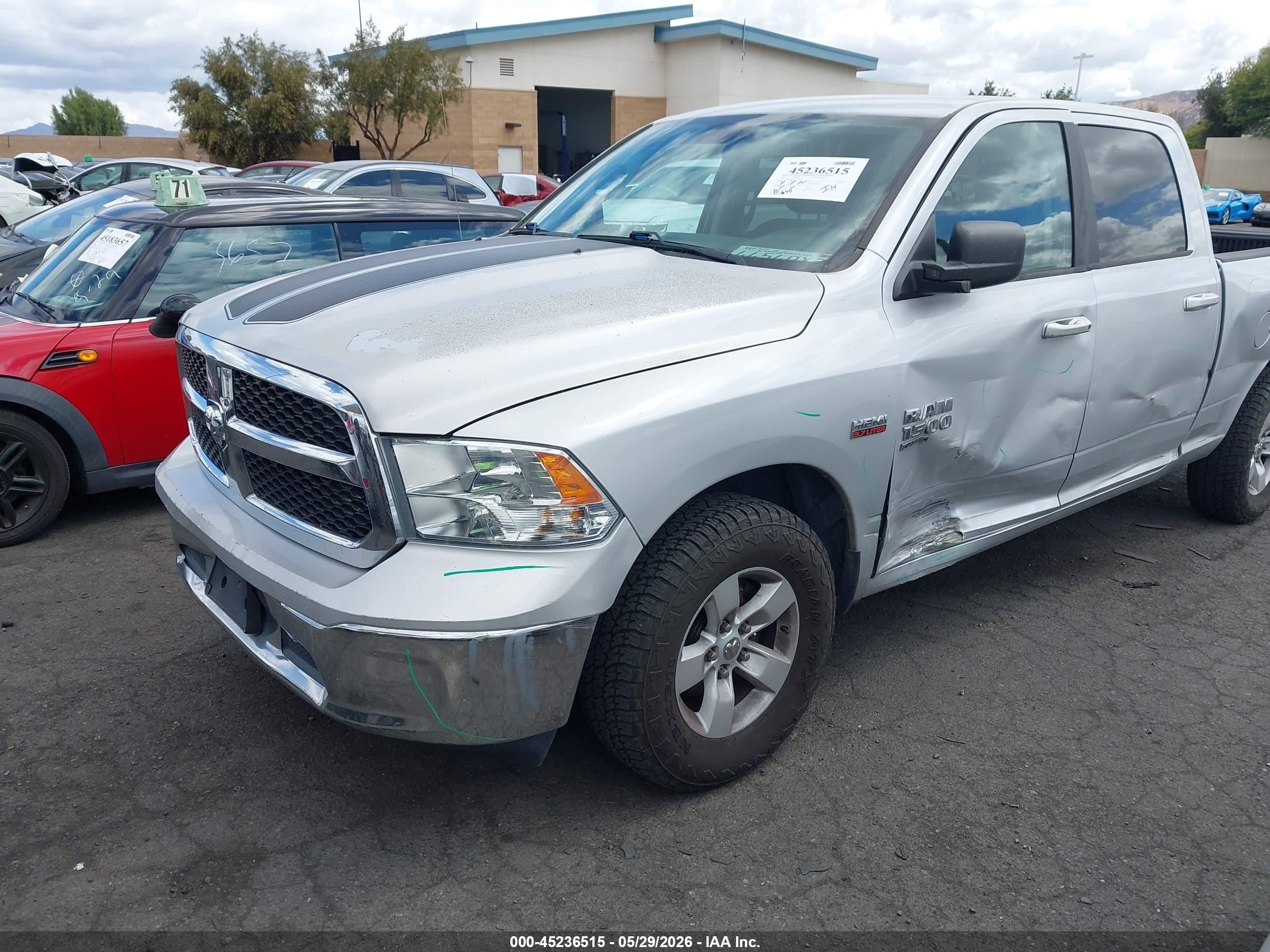 2019 Ram 1500 Classic Slt  4x2 6'4 Box Серебряный vin: 1C6RR6TT9KS512344