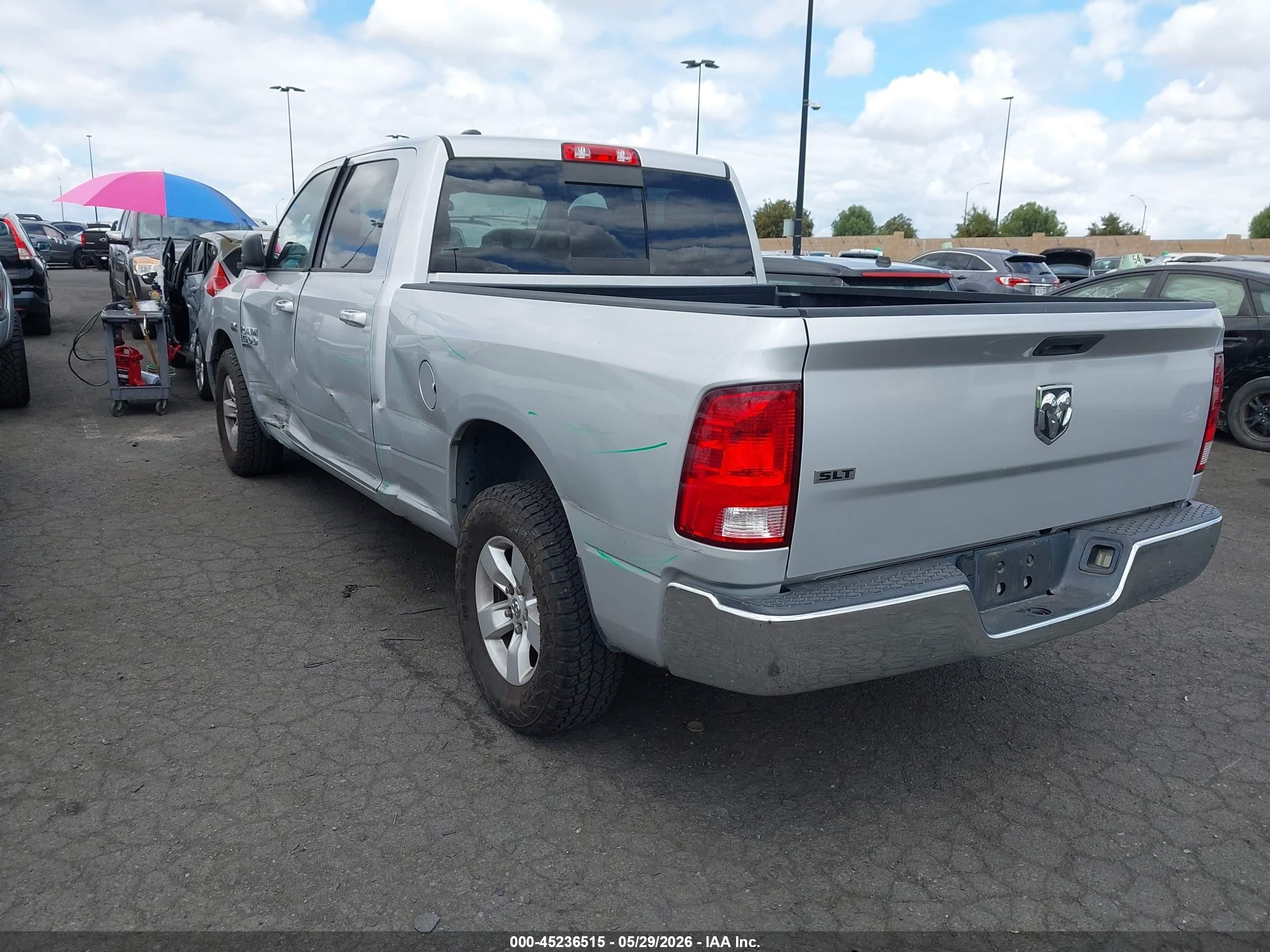 2019 Ram 1500 Classic Slt  4x2 6'4 Box Серебряный vin: 1C6RR6TT9KS512344