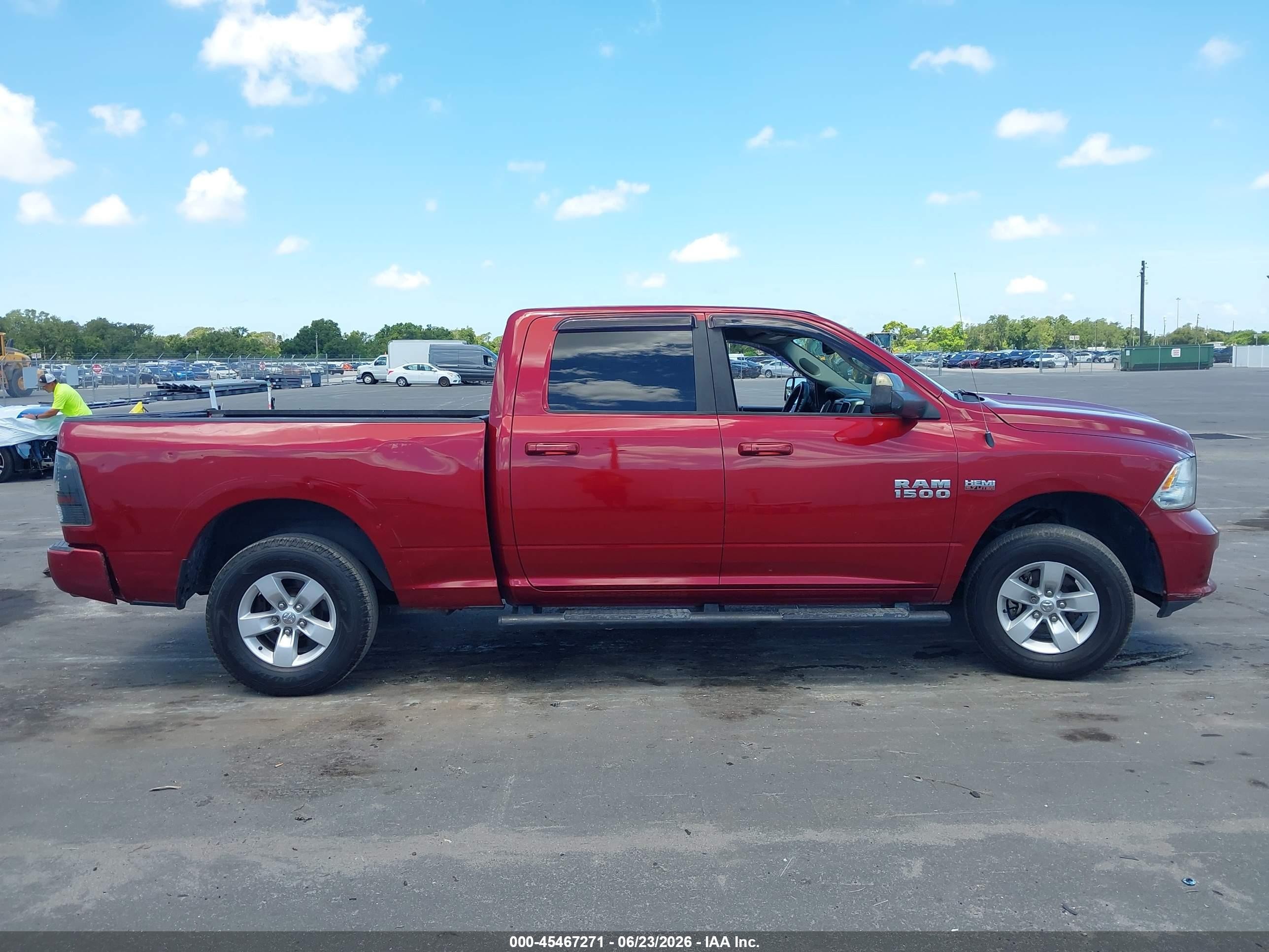 2014 Ram 1500 Sport Red vin: 1C6RR6UT0ES198442