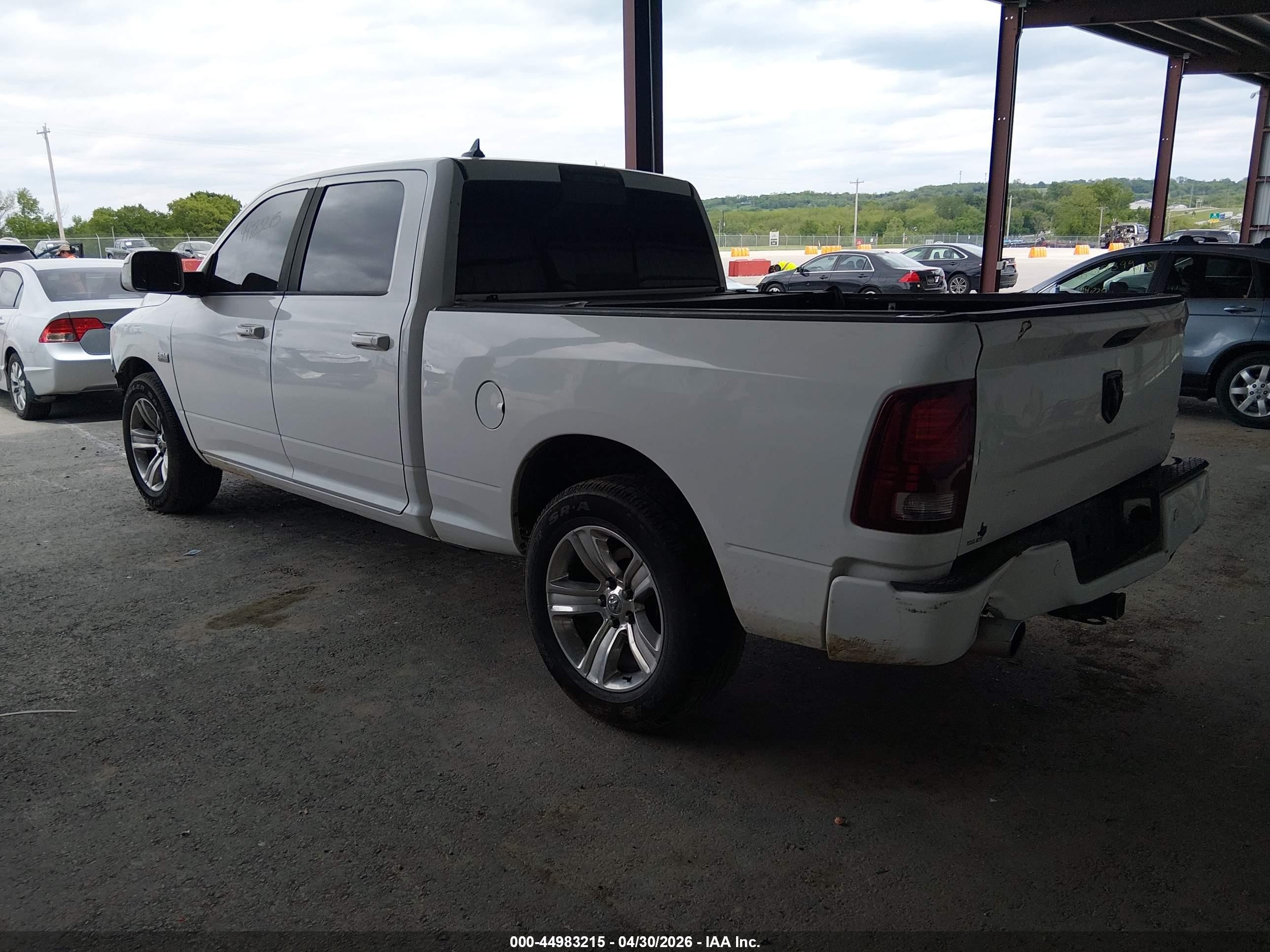 2015 Ram 1500 Sport White vin: 1C6RR6UT2FS629588