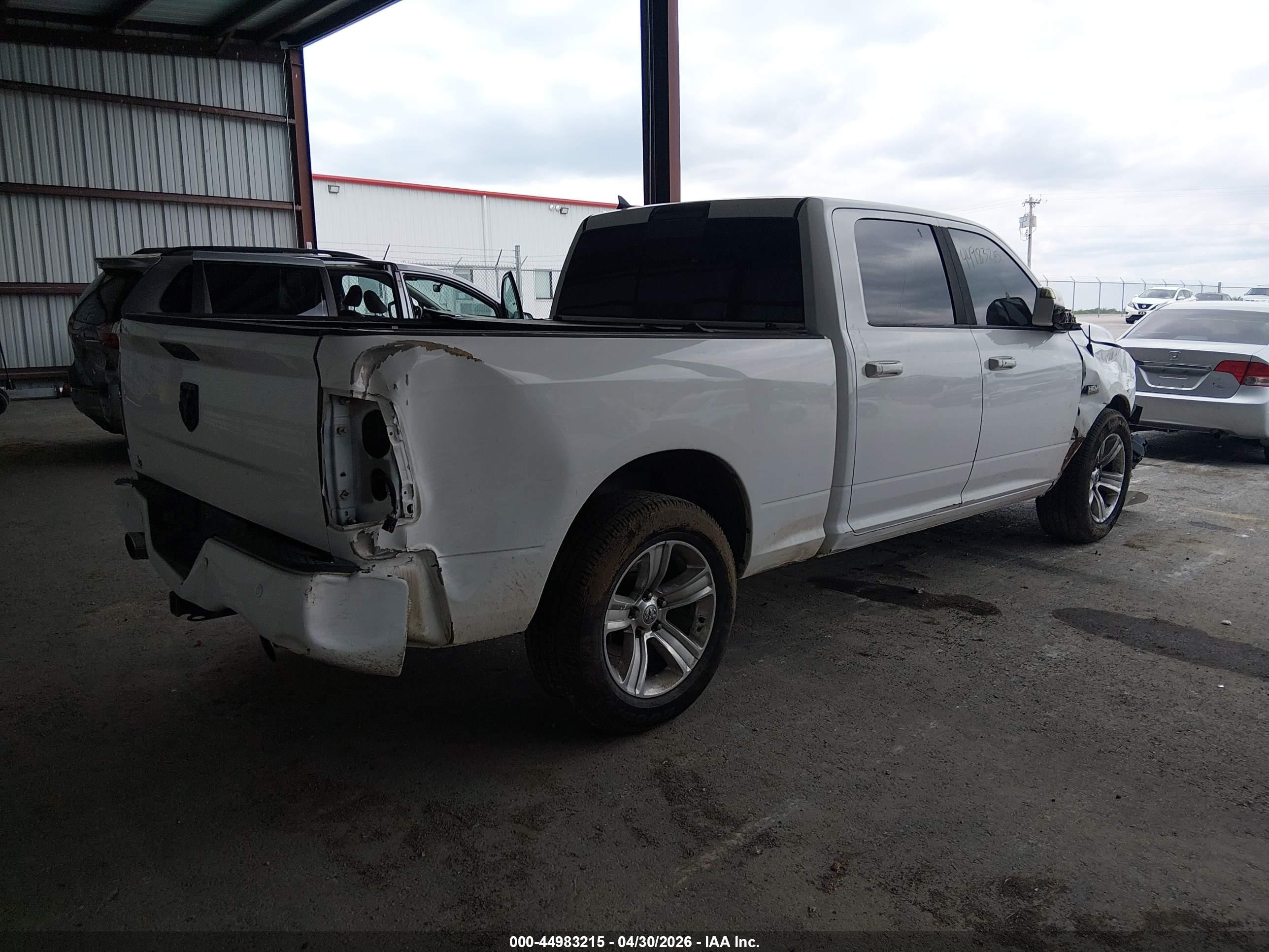 2015 Ram 1500 Sport White vin: 1C6RR6UT2FS629588