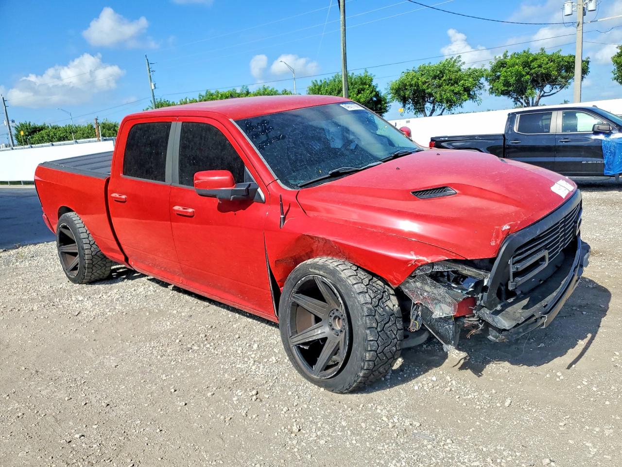 2015 Ram 1500 Sport Red vin: 1C6RR6UT6FS629416