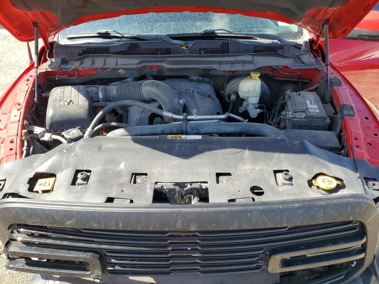 2015 Ram 1500 Sport Red vin: 1C6RR6UT6FS629416