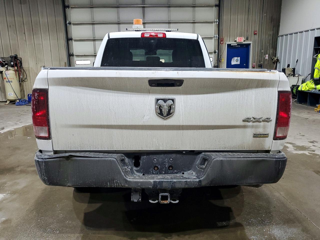 2014 Ram 1500 St White vin: 1C6RR7FG1ES407385