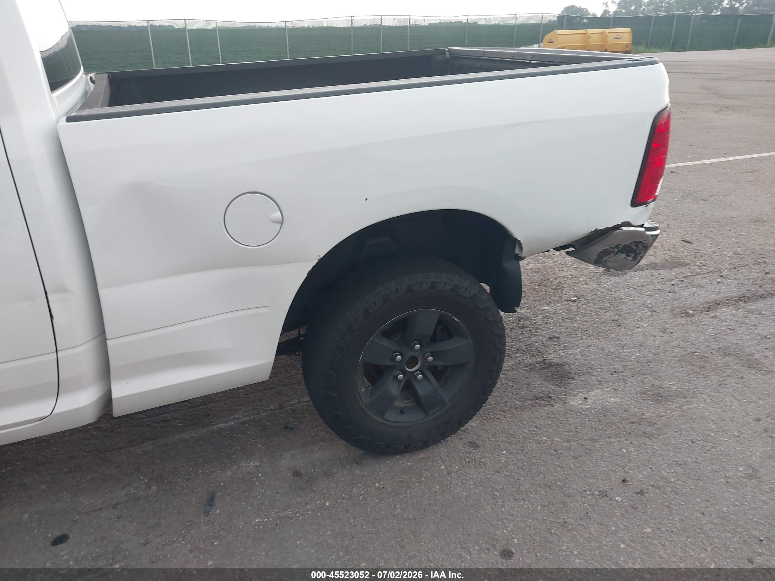 2015 Ram 1500 Tradesman White vin: 1C6RR7FG1FS763451