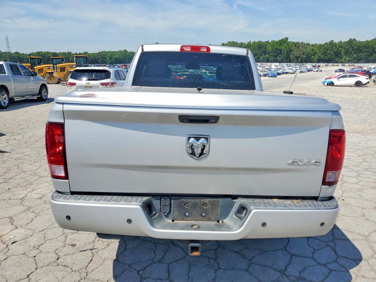 2016 Ram 1500 St Silver vin: 1C6RR7FG2GS365120