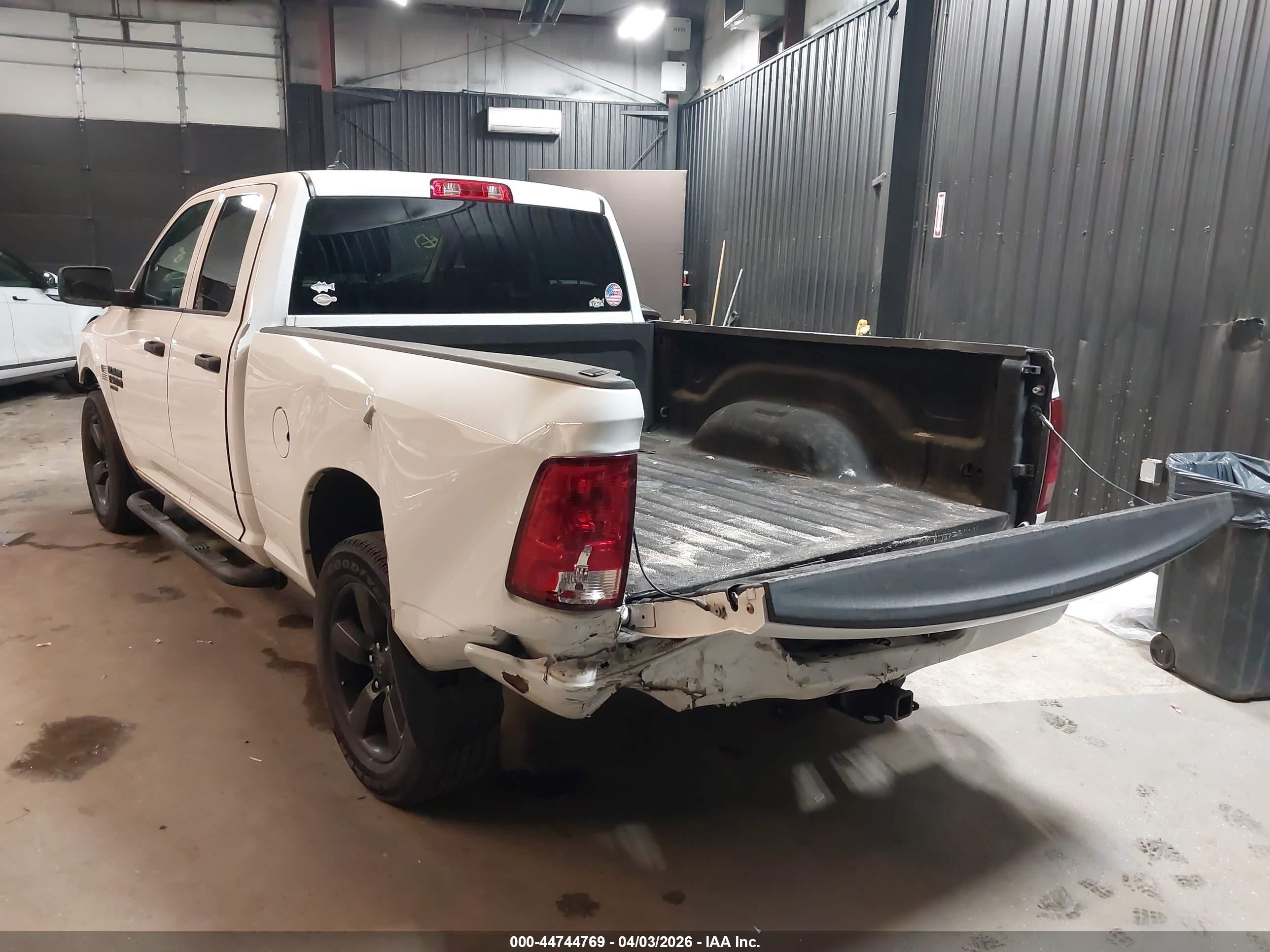 2019 Ram 1500 Classic Express  4x4 6'4 Box White vin: 1C6RR7FG2KS570798