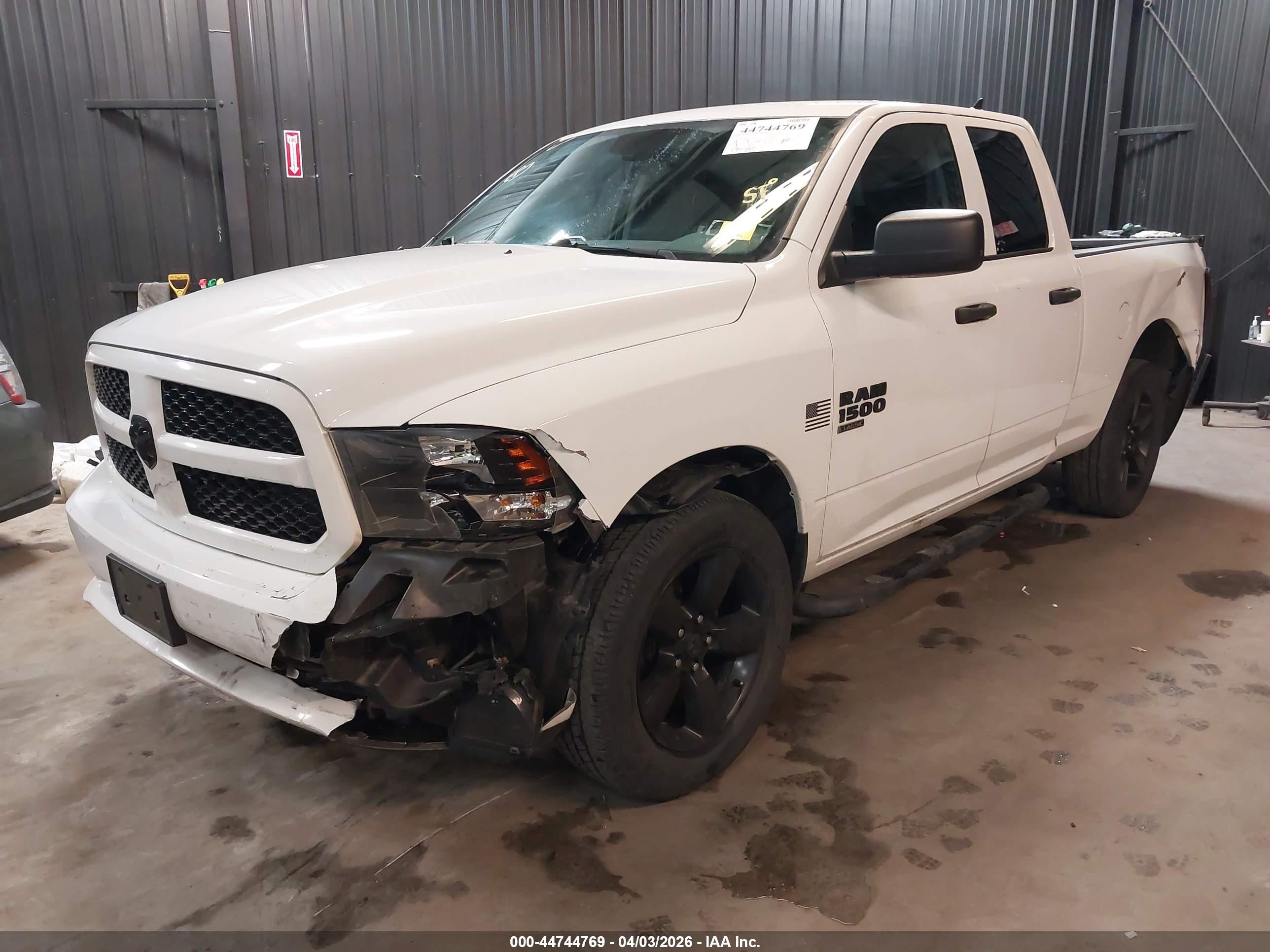 2019 Ram 1500 Classic Express  4x4 6'4 Box White vin: 1C6RR7FG2KS570798