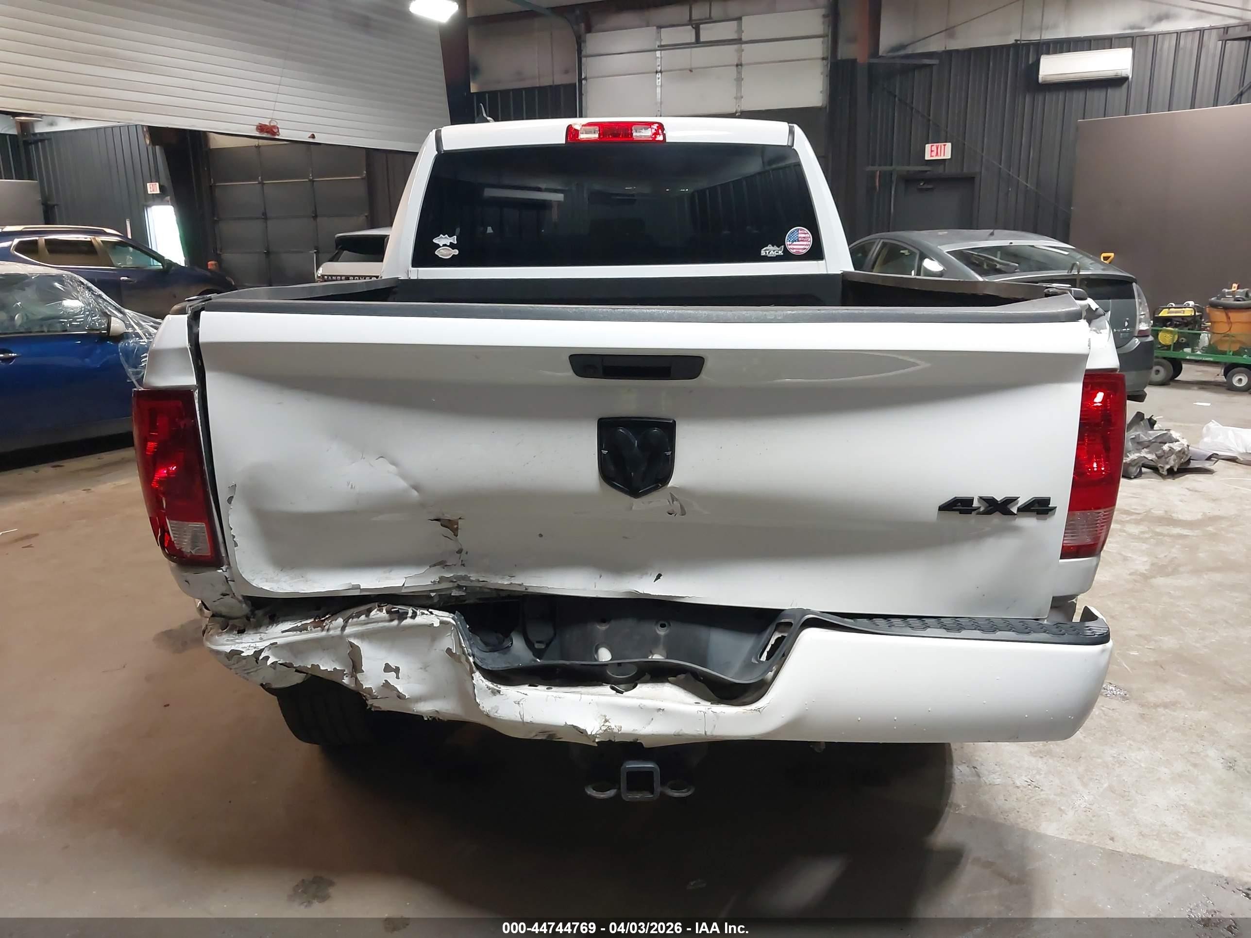 2019 Ram 1500 Classic Express  4x4 6'4 Box White vin: 1C6RR7FG2KS570798