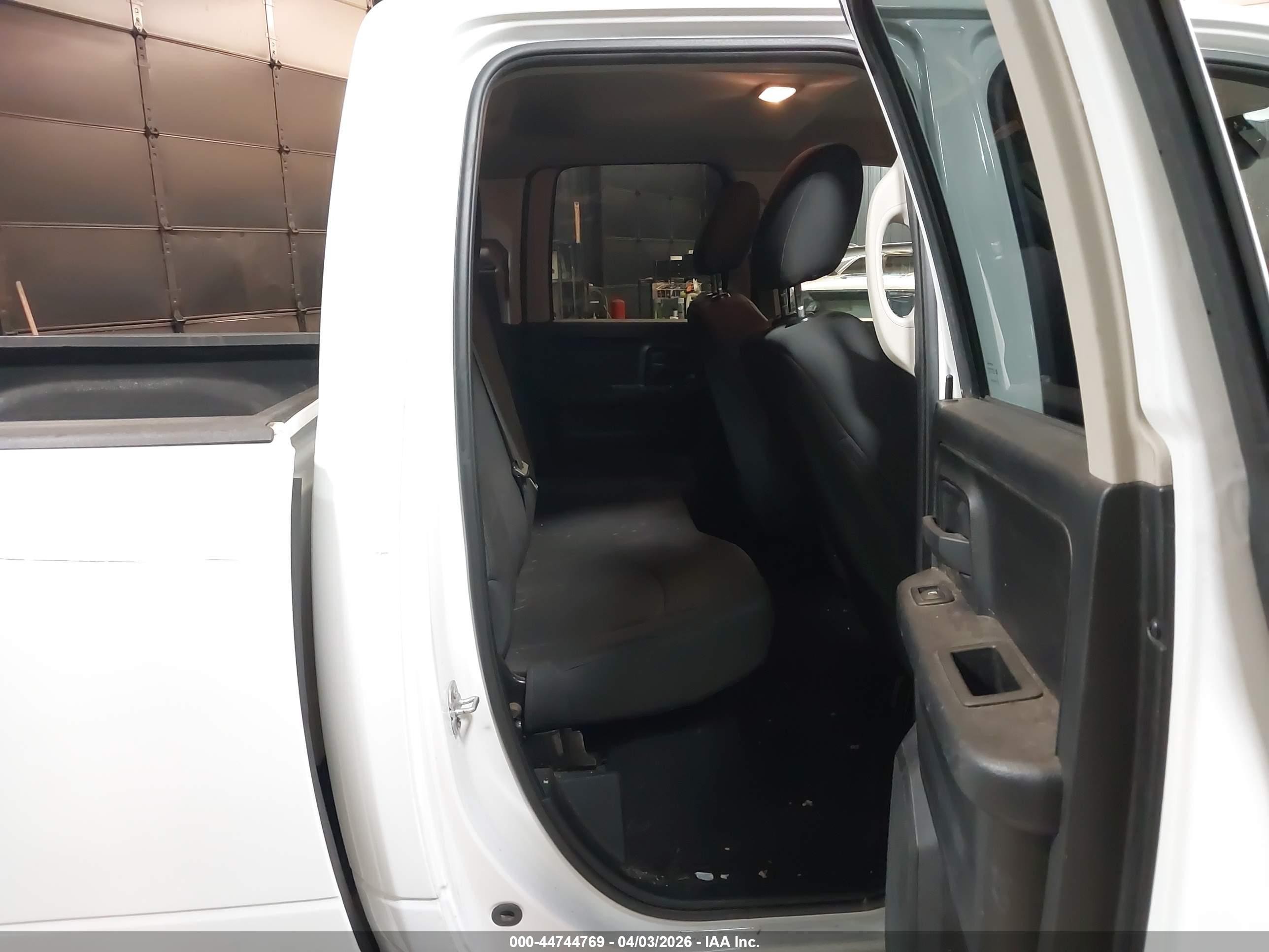 2019 Ram 1500 Classic Express  4x4 6'4 Box White vin: 1C6RR7FG2KS570798