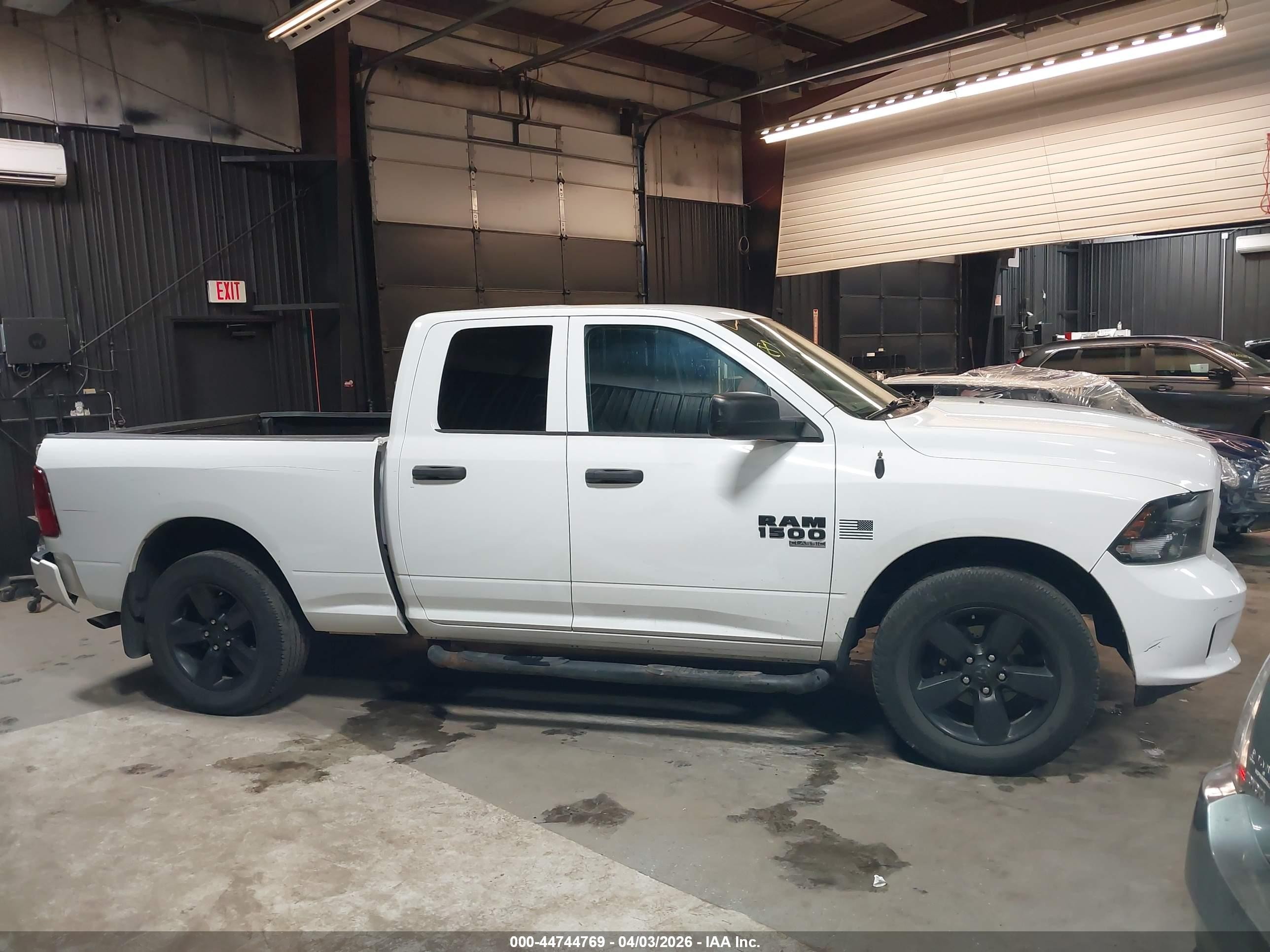 2019 Ram 1500 Classic Express  4x4 6'4 Box White vin: 1C6RR7FG2KS570798