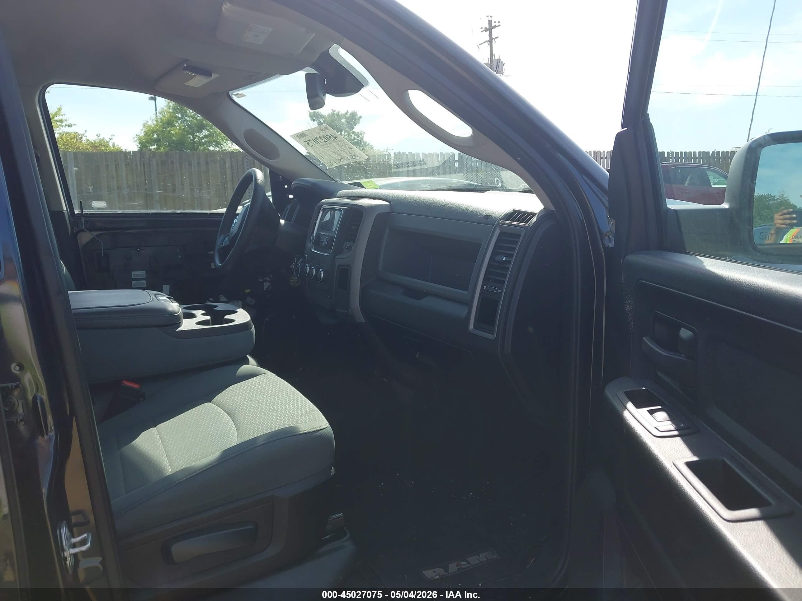 2019 Ram 1500 Classic Express  4x4 6'4 Box Black vin: 1C6RR7FG3KS623850