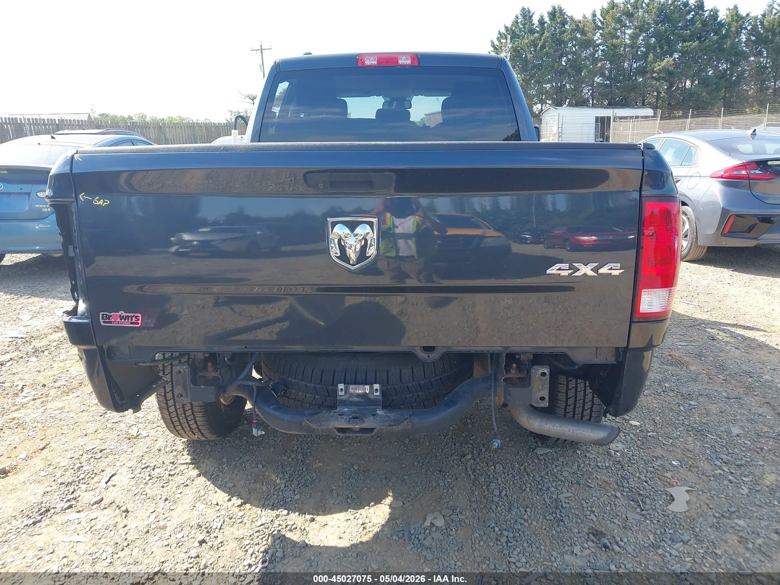 2019 Ram 1500 Classic Express  4x4 6'4 Box Black vin: 1C6RR7FG3KS623850