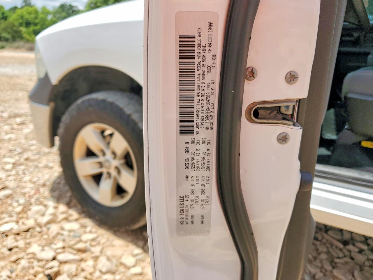 2015 Ram 1500 St White vin: 1C6RR7FG4FS647919