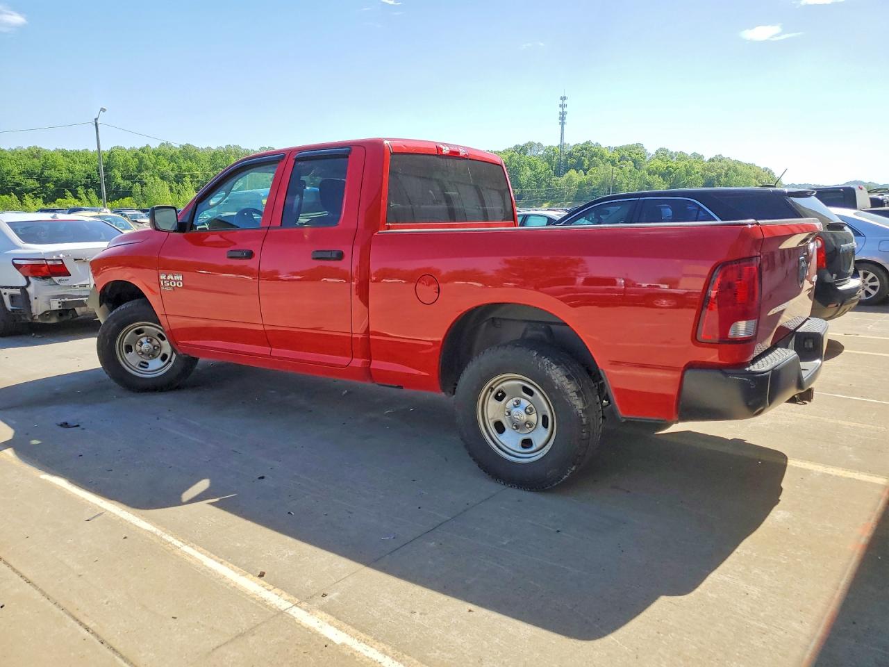 2019 Ram 1500 Classic Tradesman Red vin: 1C6RR7FG5KS717762