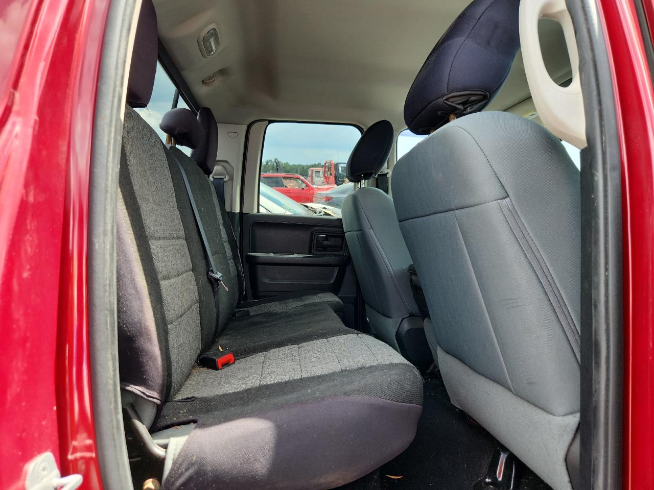 2014 Ram 1500 St Red vin: 1C6RR7FG6ES397582