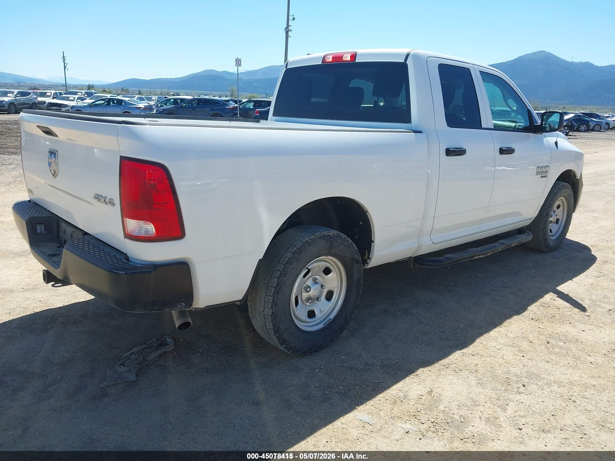 2019 Ram 1500 Classic Tradesman  4x4 6'4 Box White vin: 1C6RR7FG7KS636066