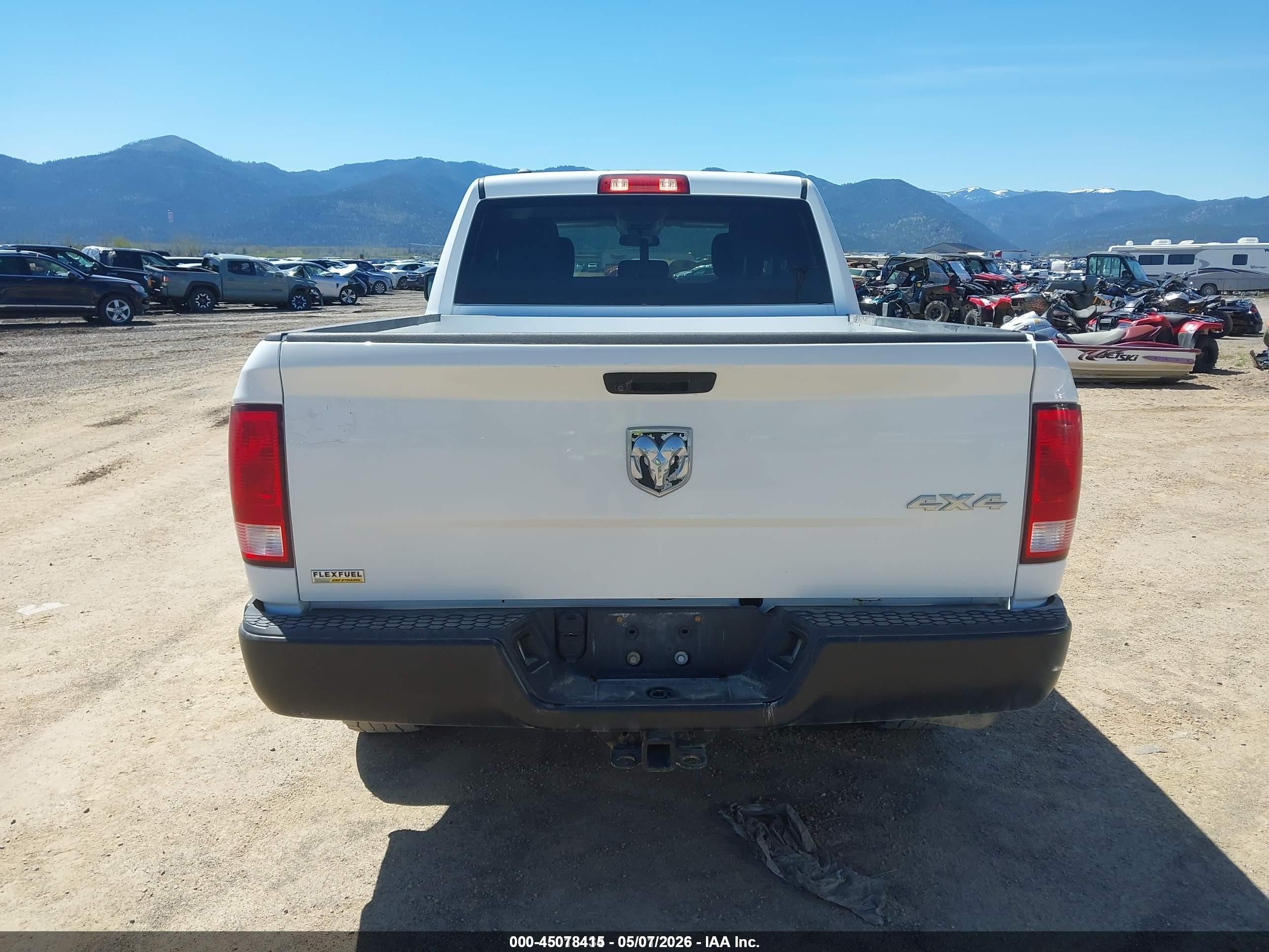 2019 Ram 1500 Classic Tradesman  4x4 6'4 Box White vin: 1C6RR7FG7KS636066