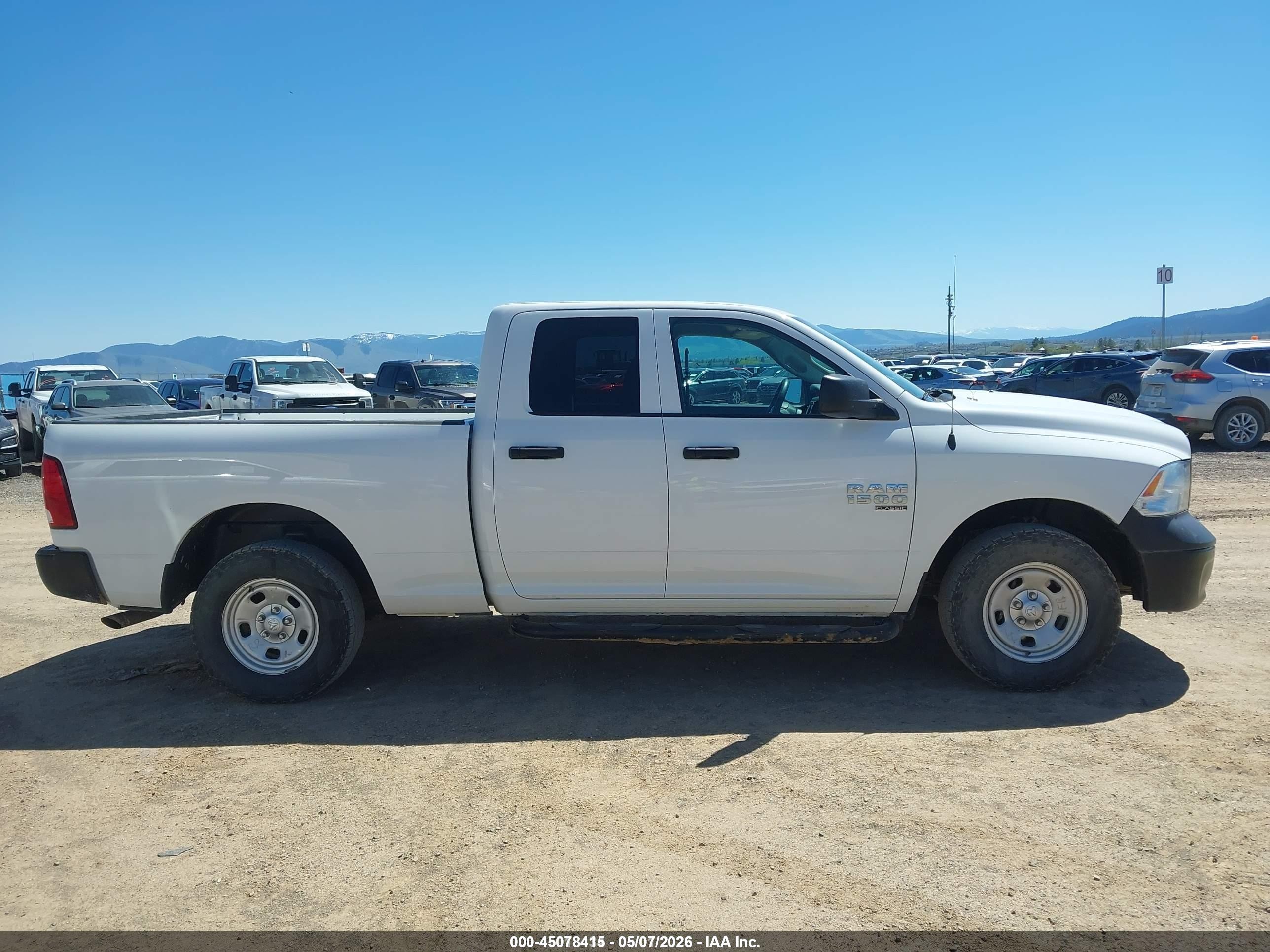 2019 Ram 1500 Classic Tradesman  4x4 6'4 Box White vin: 1C6RR7FG7KS636066