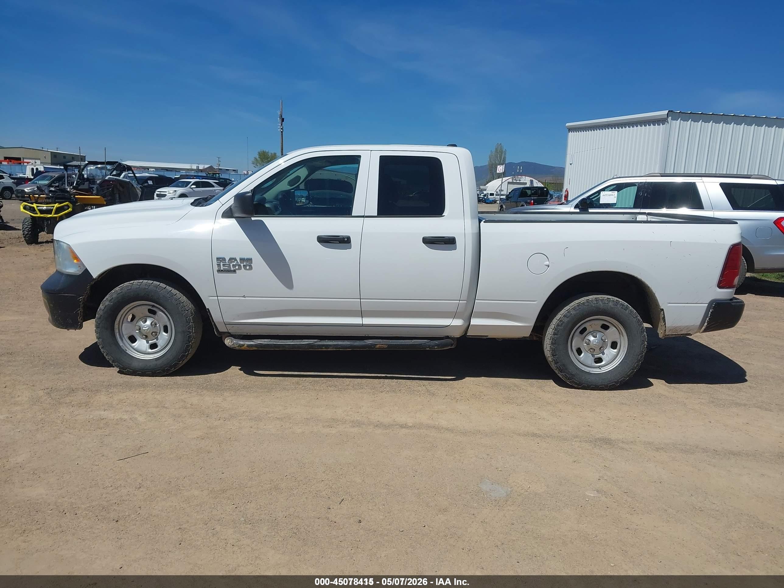 2019 Ram 1500 Classic Tradesman  4x4 6'4 Box White vin: 1C6RR7FG7KS636066