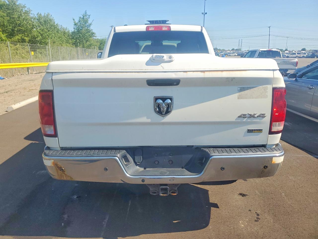 2015 Ram 1500 St White vin: 1C6RR7FG8FS703909