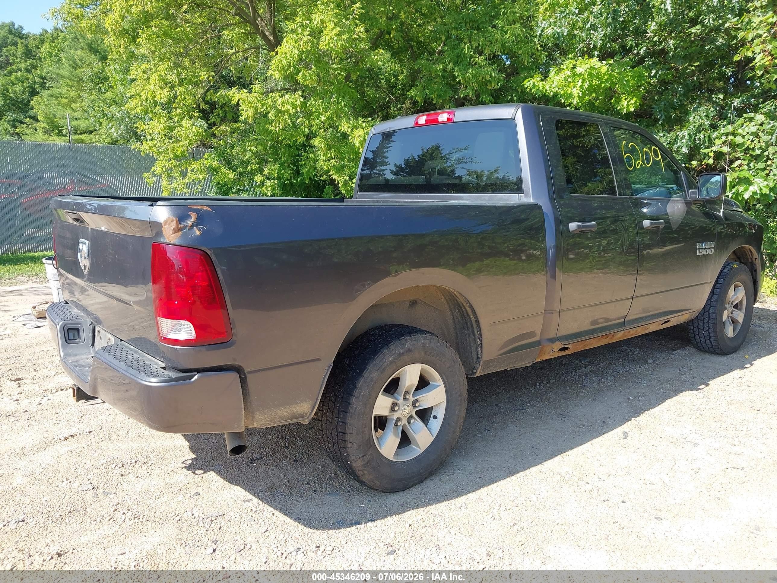 2018 Ram 1500 Express  4x4 6'4 Box Gray vin: 1C6RR7FG8JS203418