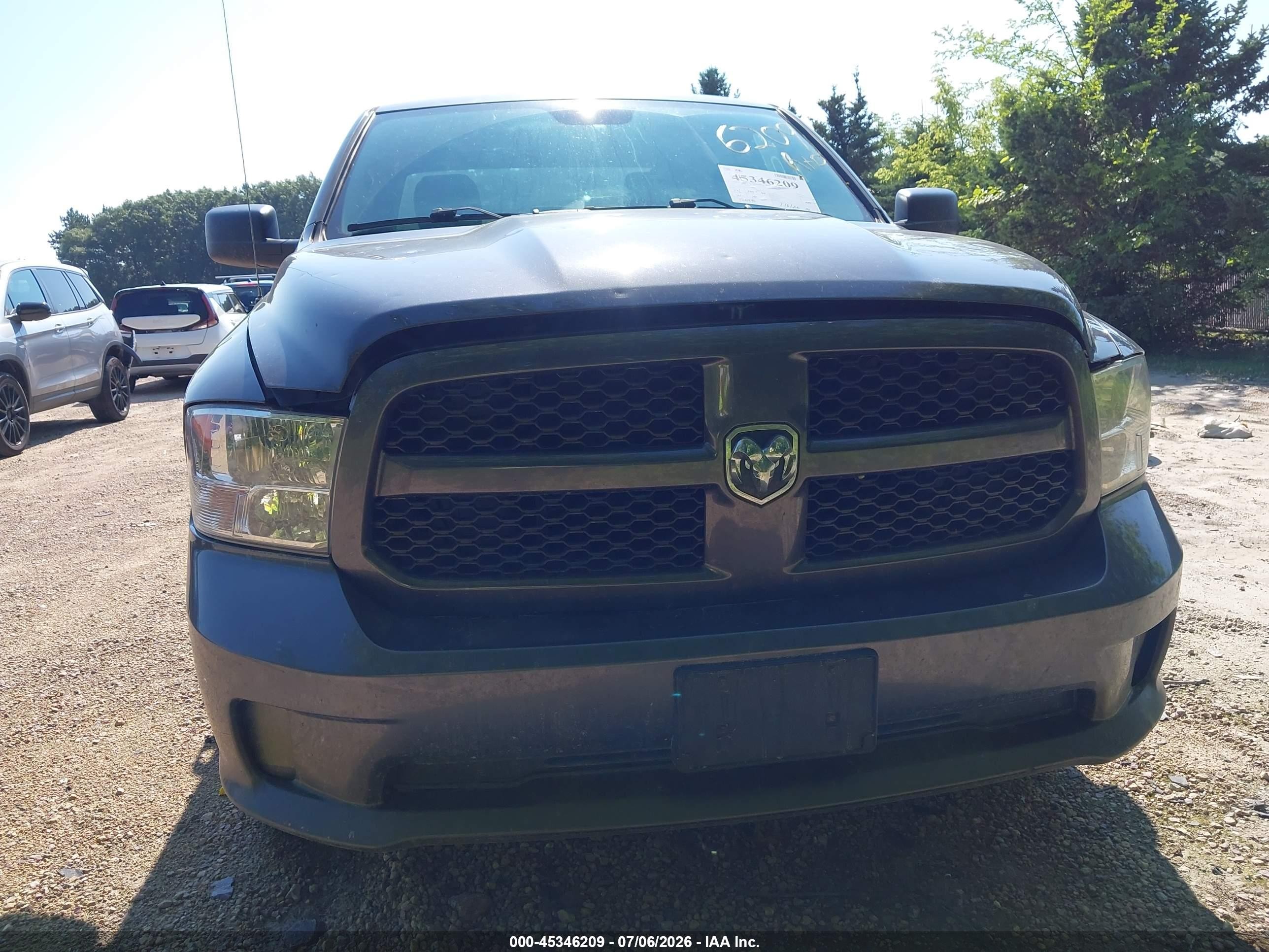 2018 Ram 1500 Express  4x4 6'4 Box Gray vin: 1C6RR7FG8JS203418