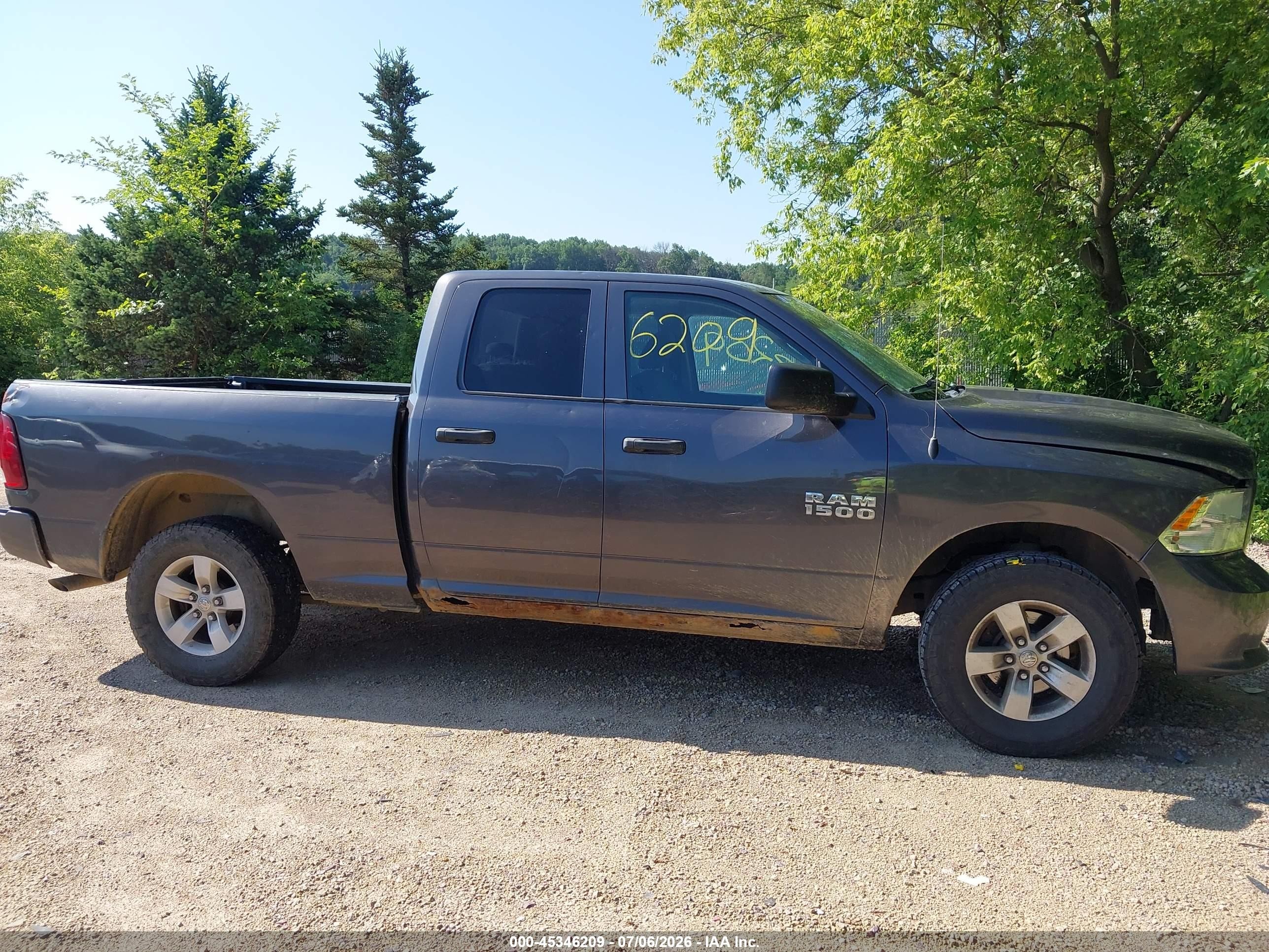 2018 Ram 1500 Express  4x4 6'4 Box Gray vin: 1C6RR7FG8JS203418