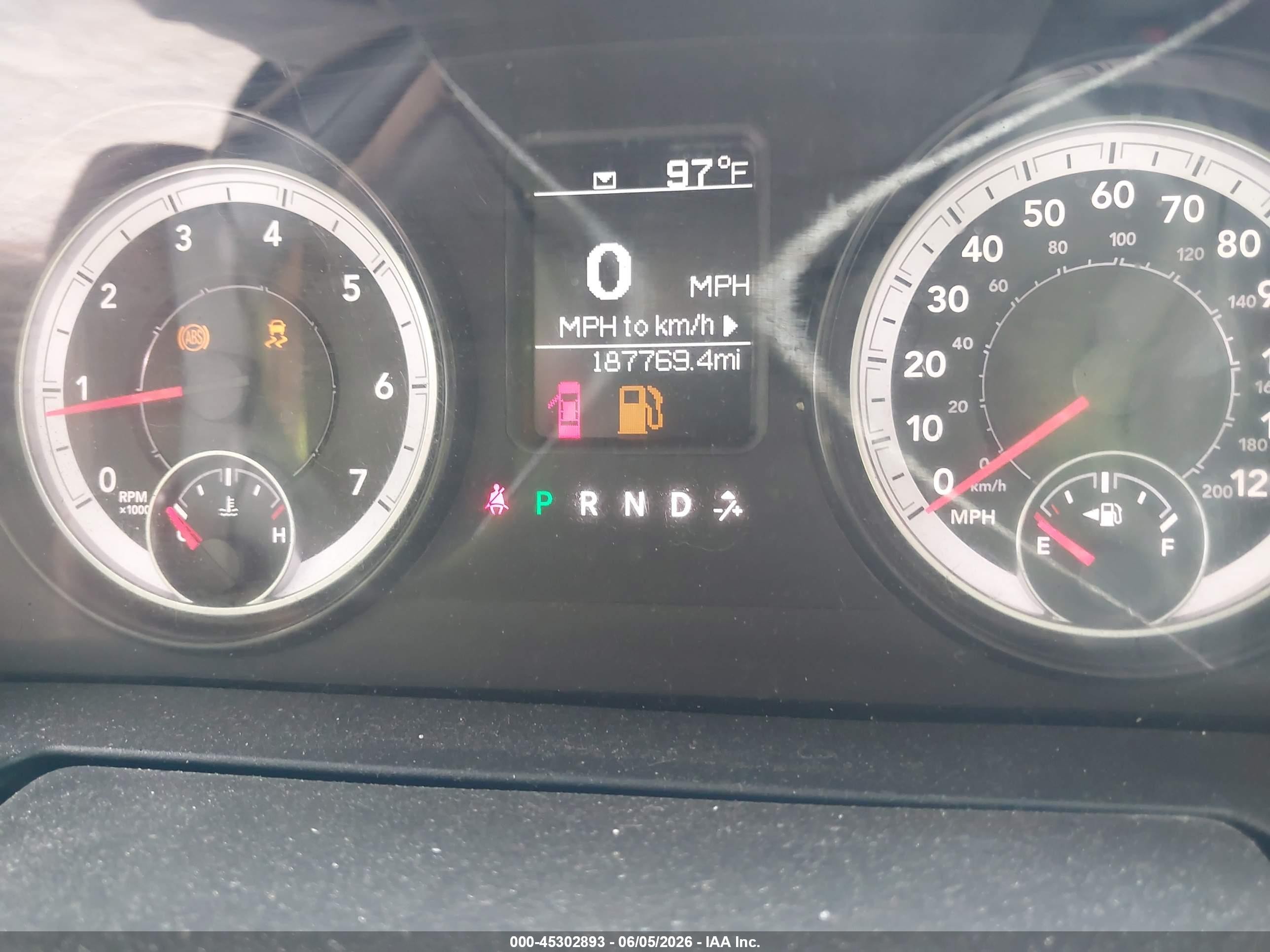 2015 Ram 1500 Tradesman Коричневый vin: 1C6RR7FG9FS660178