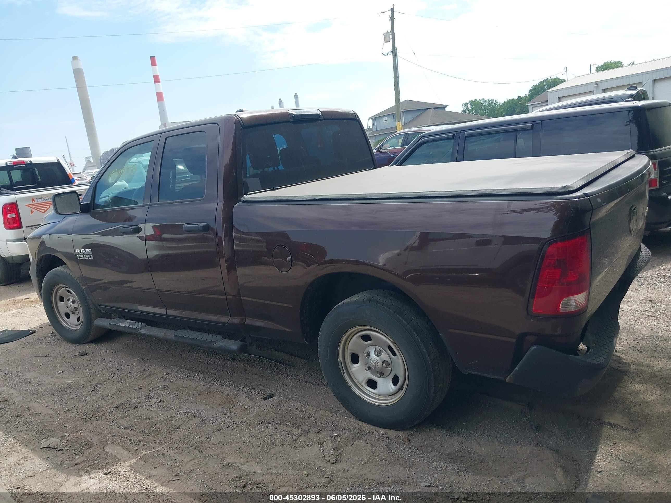 2015 Ram 1500 Tradesman Коричневый vin: 1C6RR7FG9FS660178