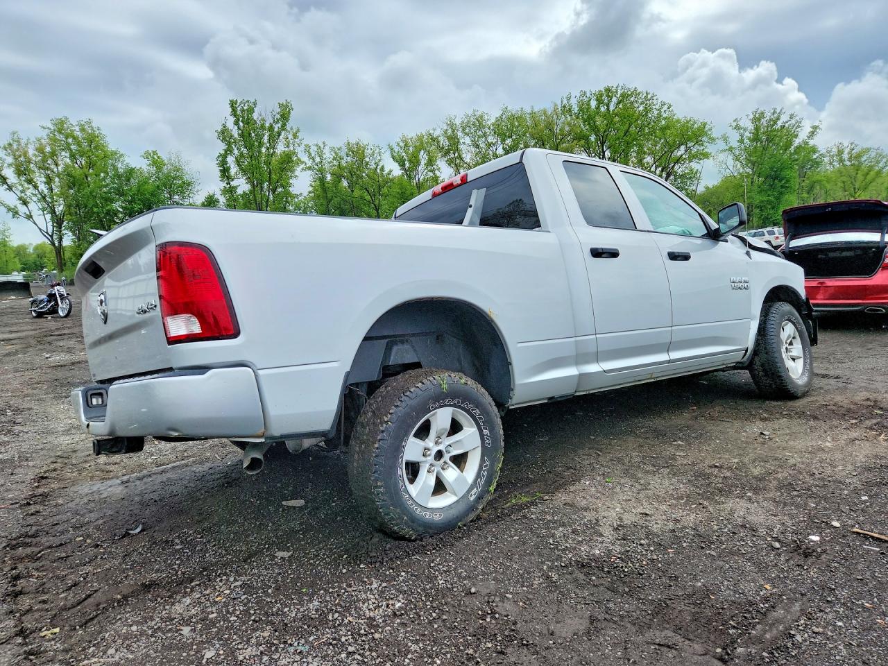 2018 Ram 1500 St Silver vin: 1C6RR7FGXJS328601
