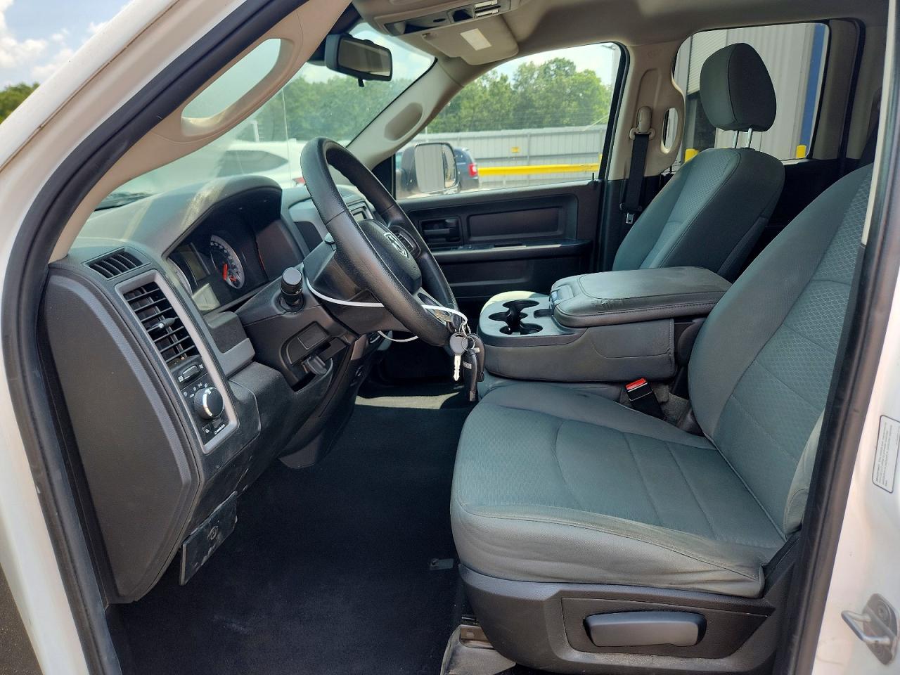 2014 Ram 1500 St White vin: 1C6RR7FM0ES302925