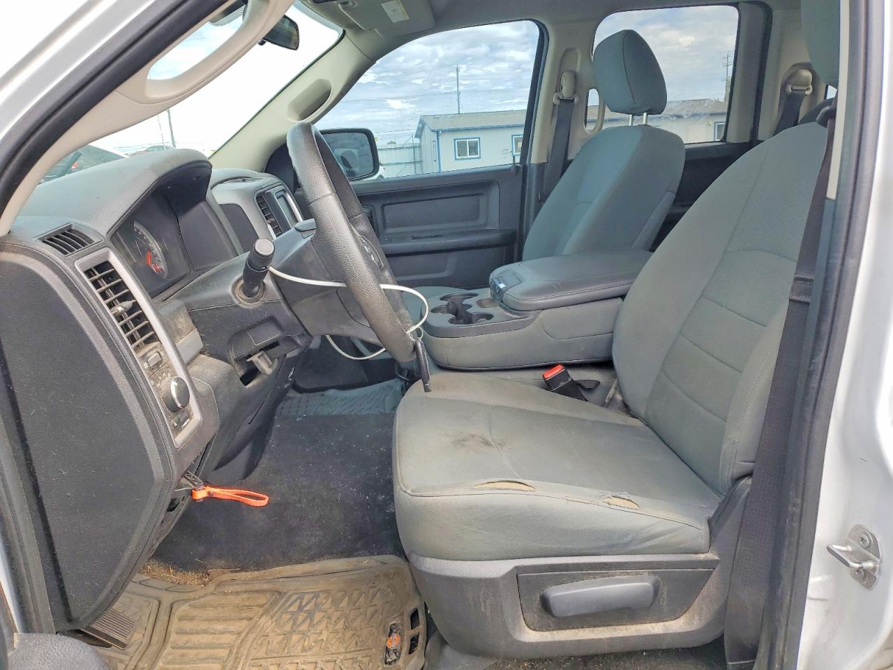 2017 Ram 1500 St Белый vin: 1C6RR7FMXHS528460