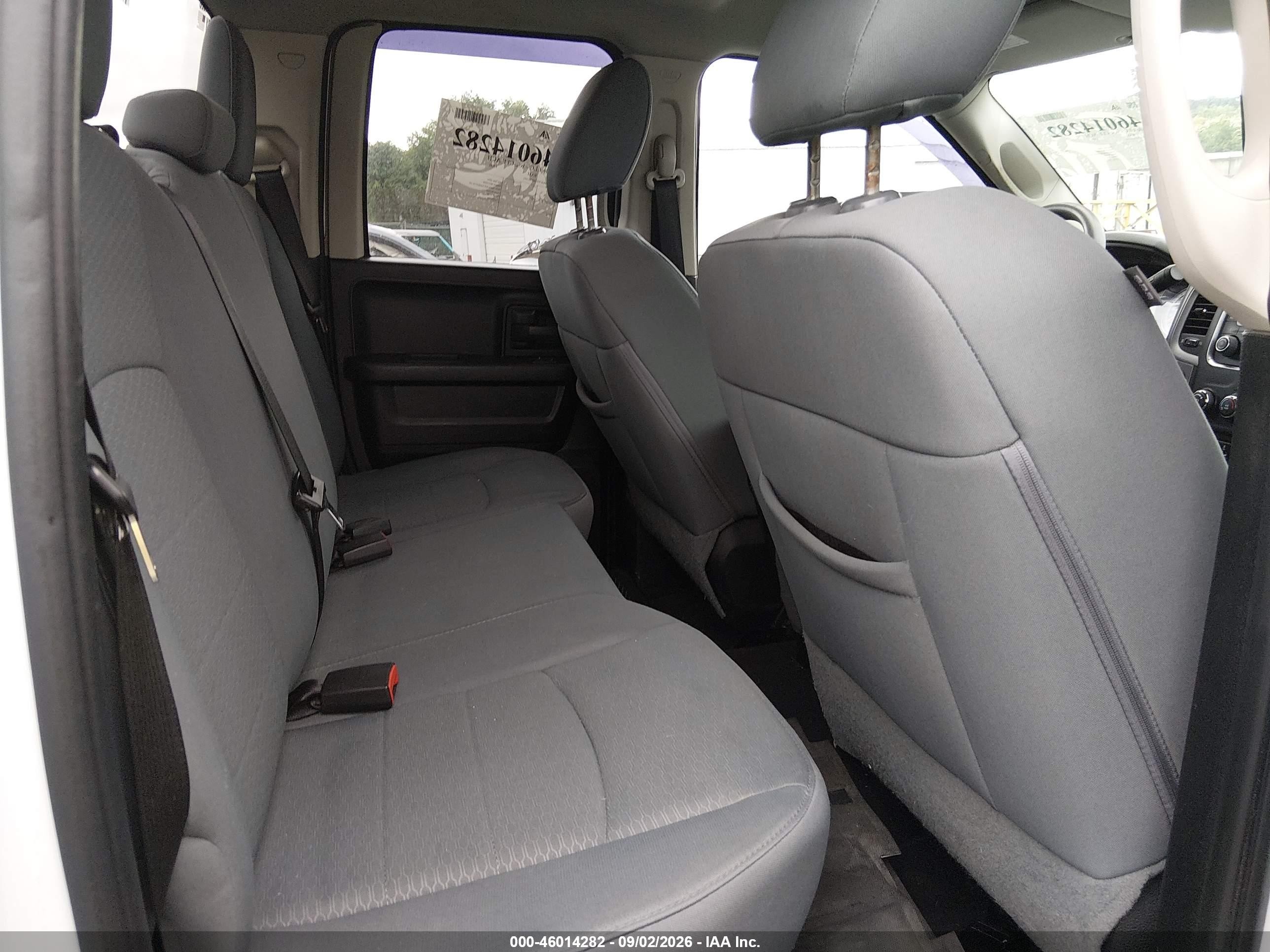 2013 Ram 1500 St White vin: 1C6RR7FP2DS502391